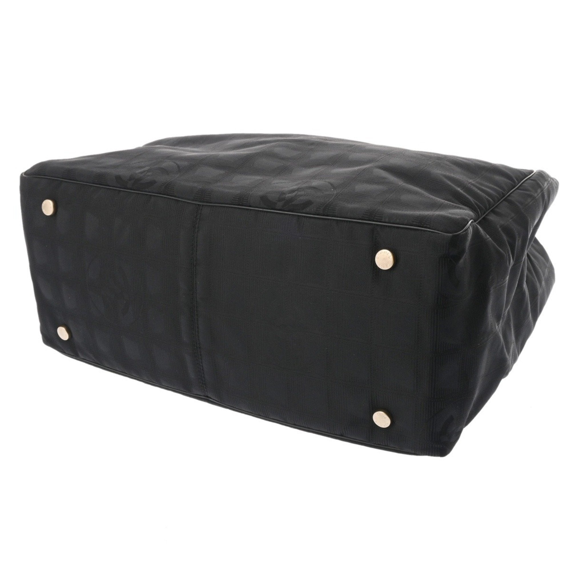 Chanel Black Nylon Handbag (Pre-Owned)