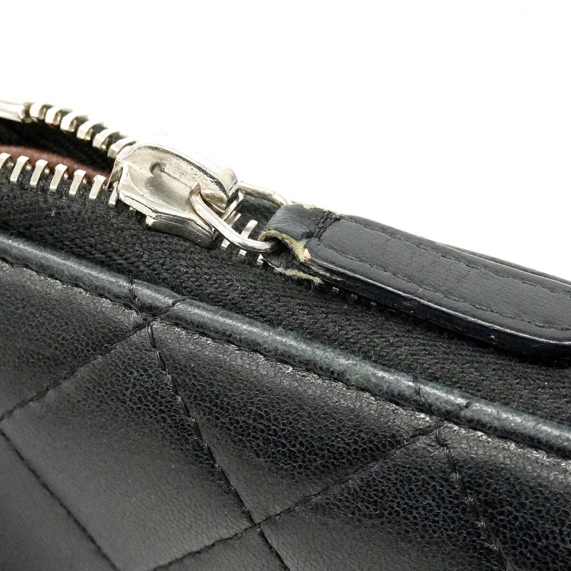 Chanel Black Leather Long Wallet (Bi-Fold) (Pre-Owned)