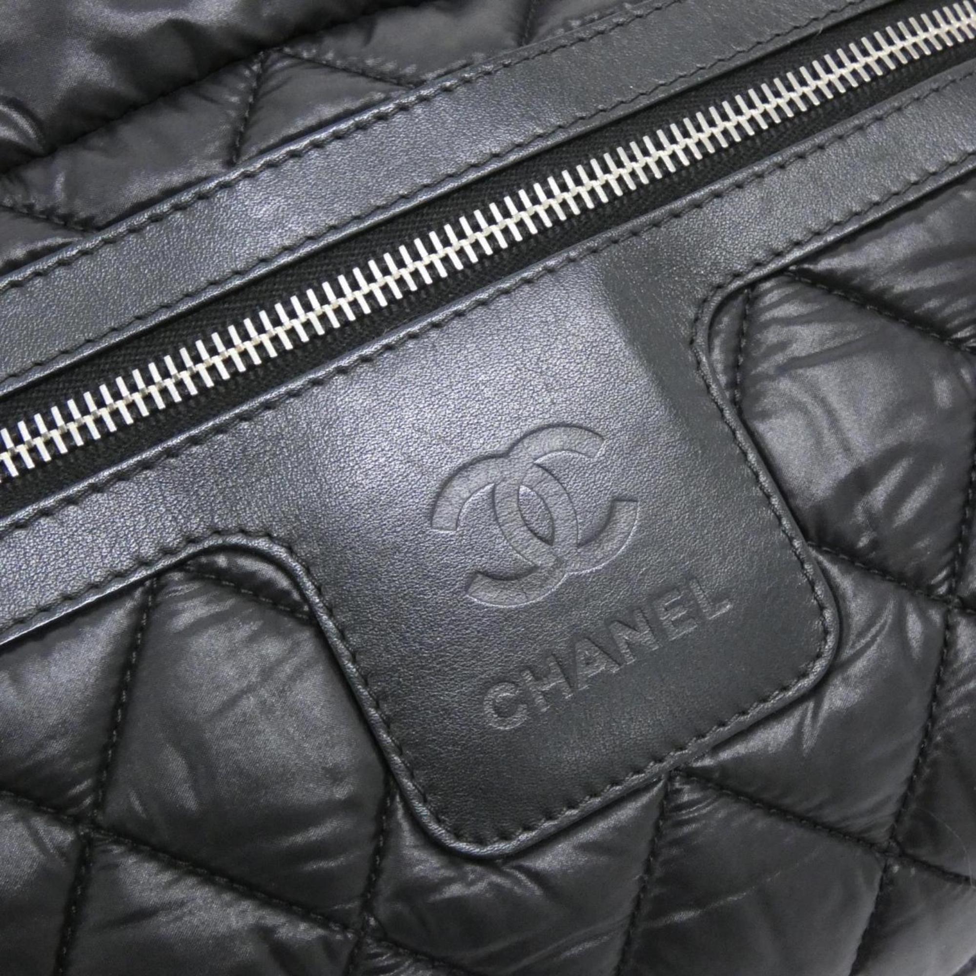 Chanel Black Nylon Handbag (Pre-Owned)