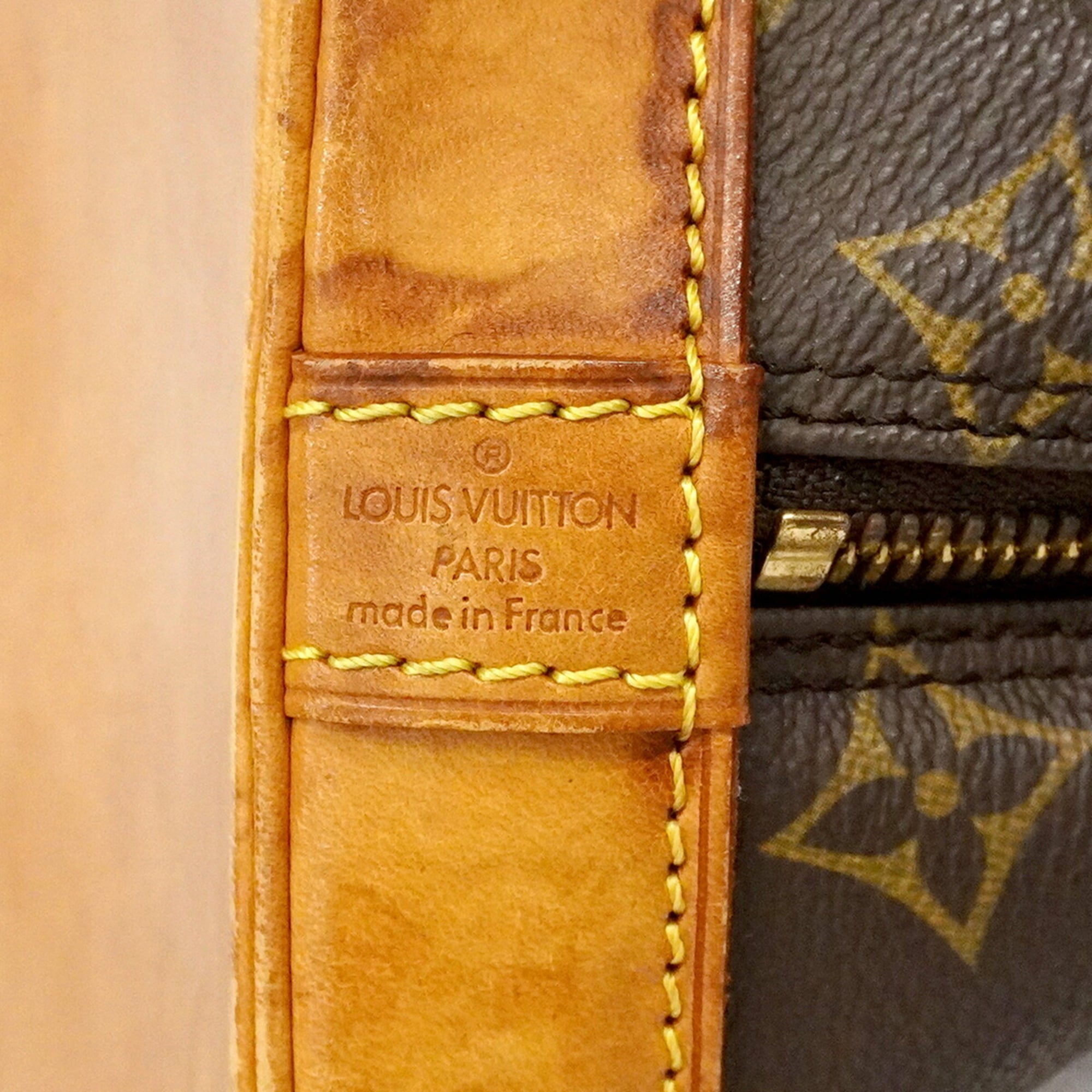 Louis Vuitton Brown Handbag (Pre-Owned)