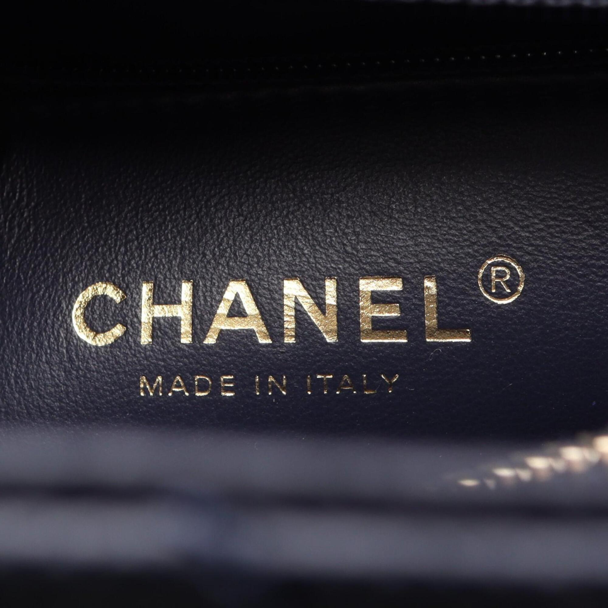 Chanel Navy Grained Calfskin Handbag (Pre-Owned)