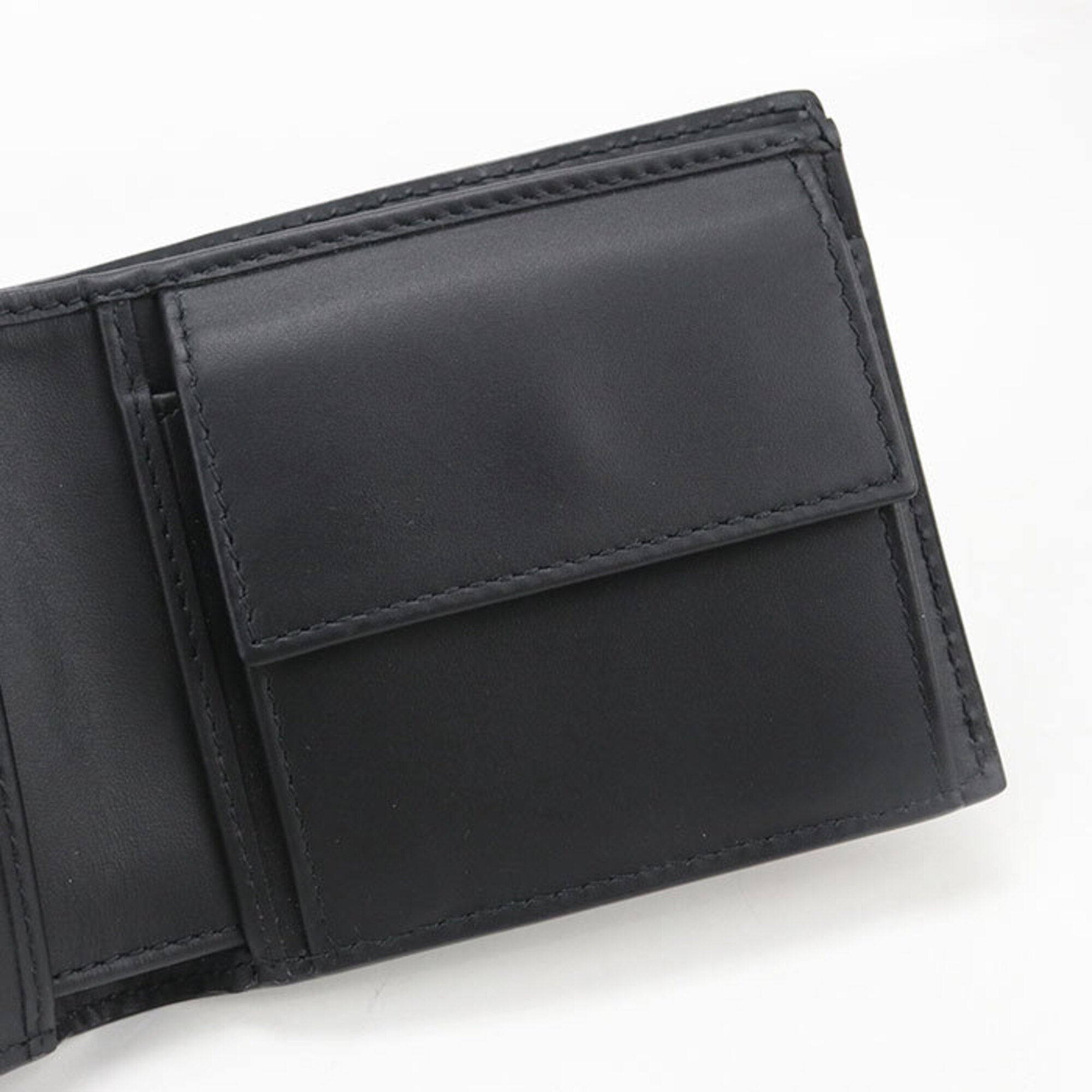 Bottega Veneta Black Leather Wallet (Bi-Fold) (Pre-Owned)