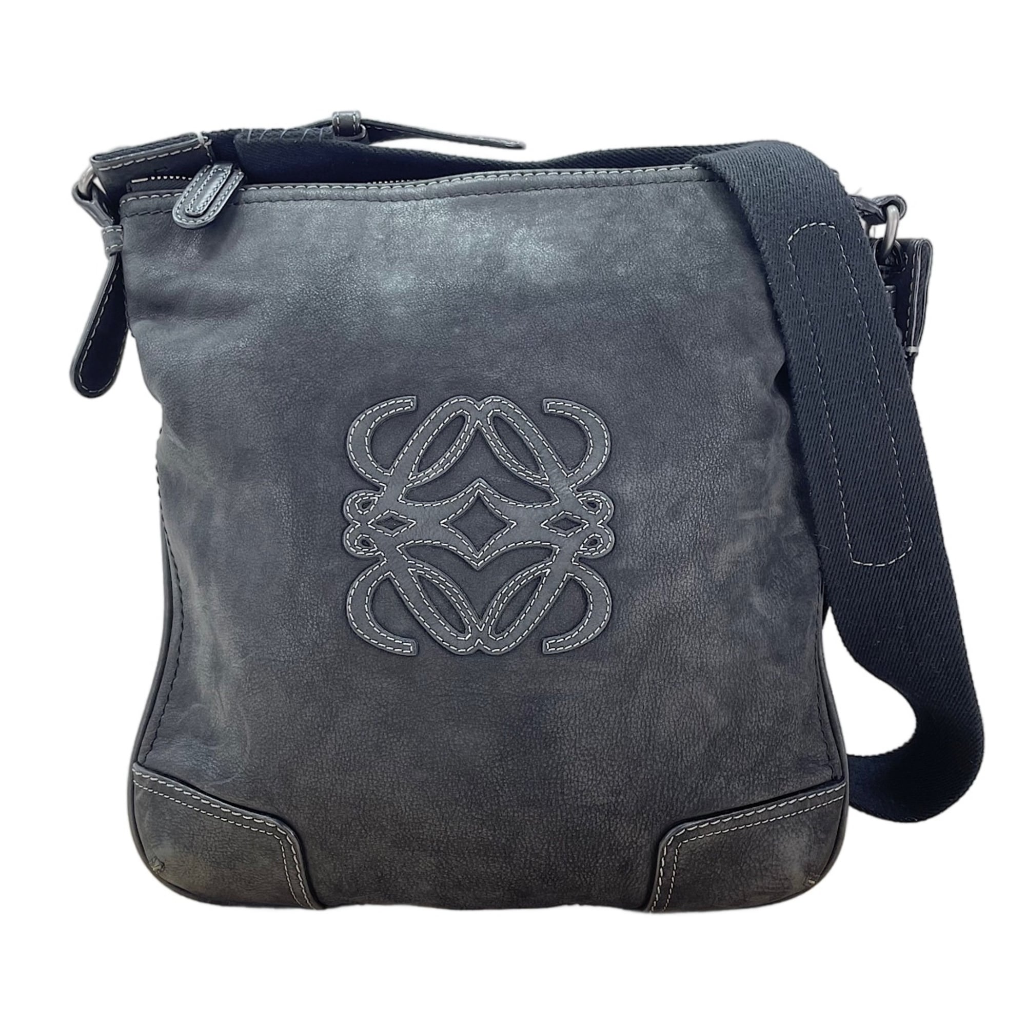 Loewe Black Shoulder Bag (Pre-Owned)