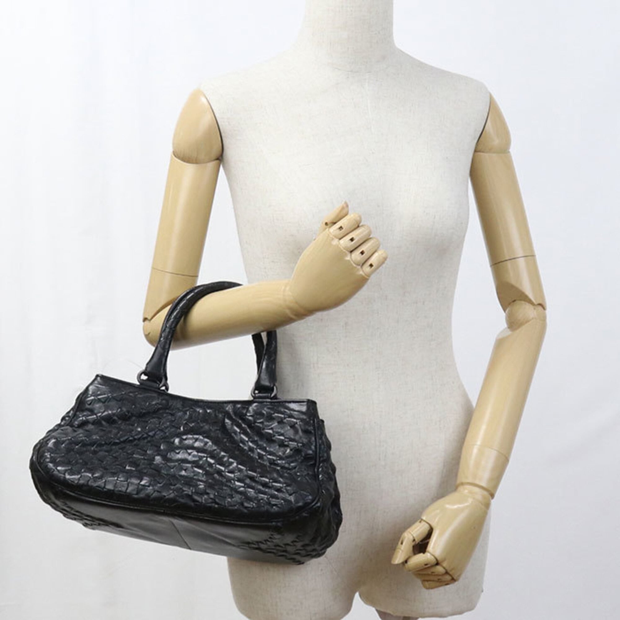 Bottega Veneta Black Leather Handbag (Pre-Owned)