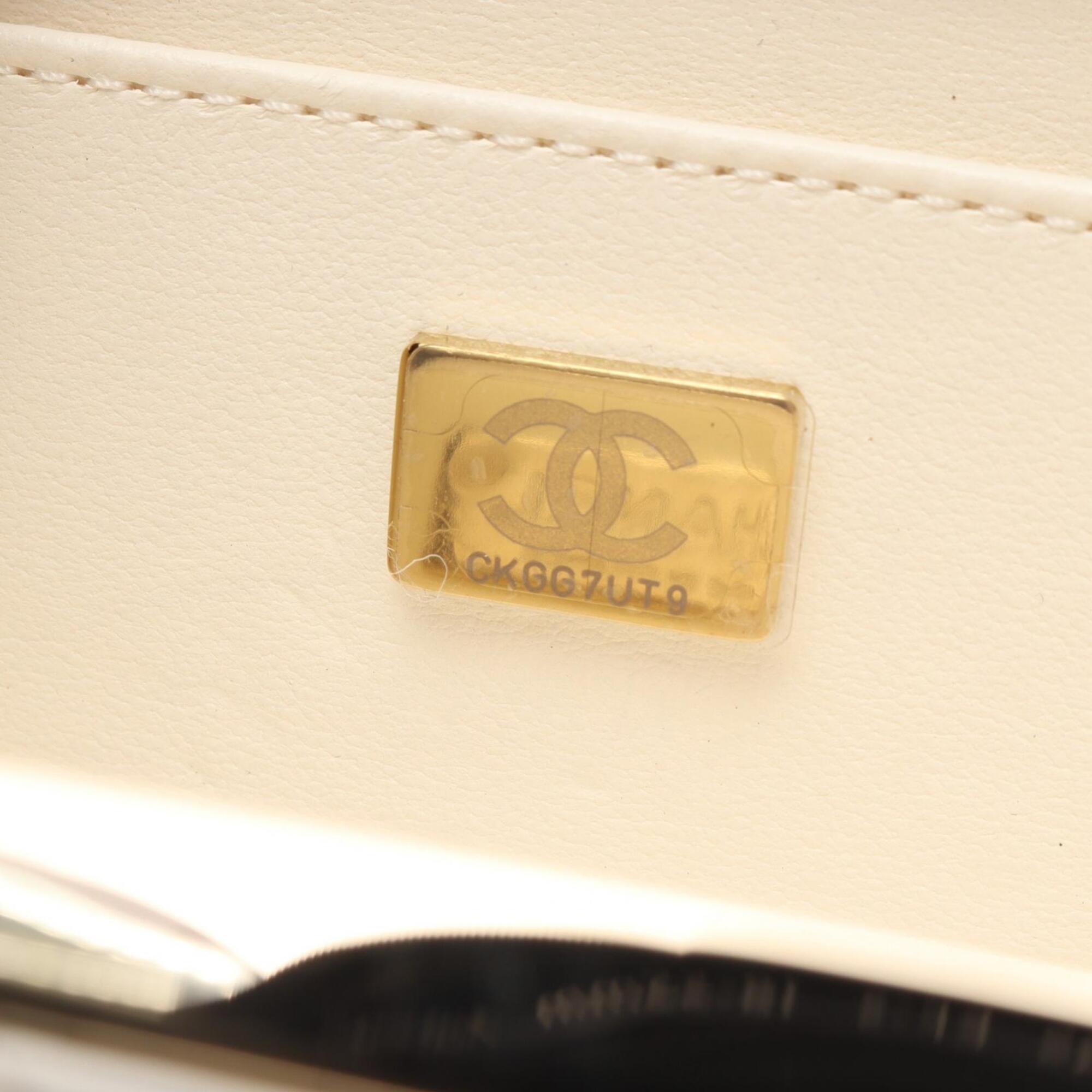 Chanel White Leather Handbag Shoulder Bag (Pre-Owned)
