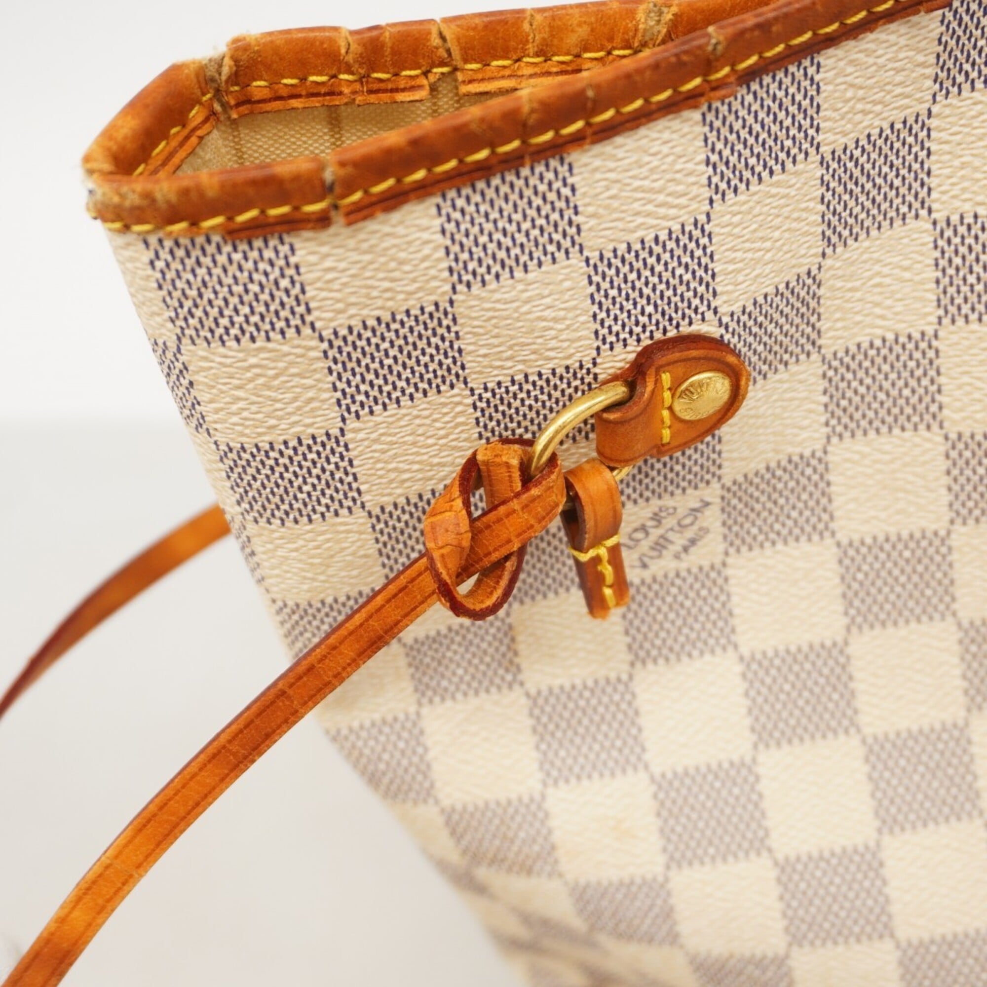 Louis Vuitton White Tote Bag (Pre-Owned)
