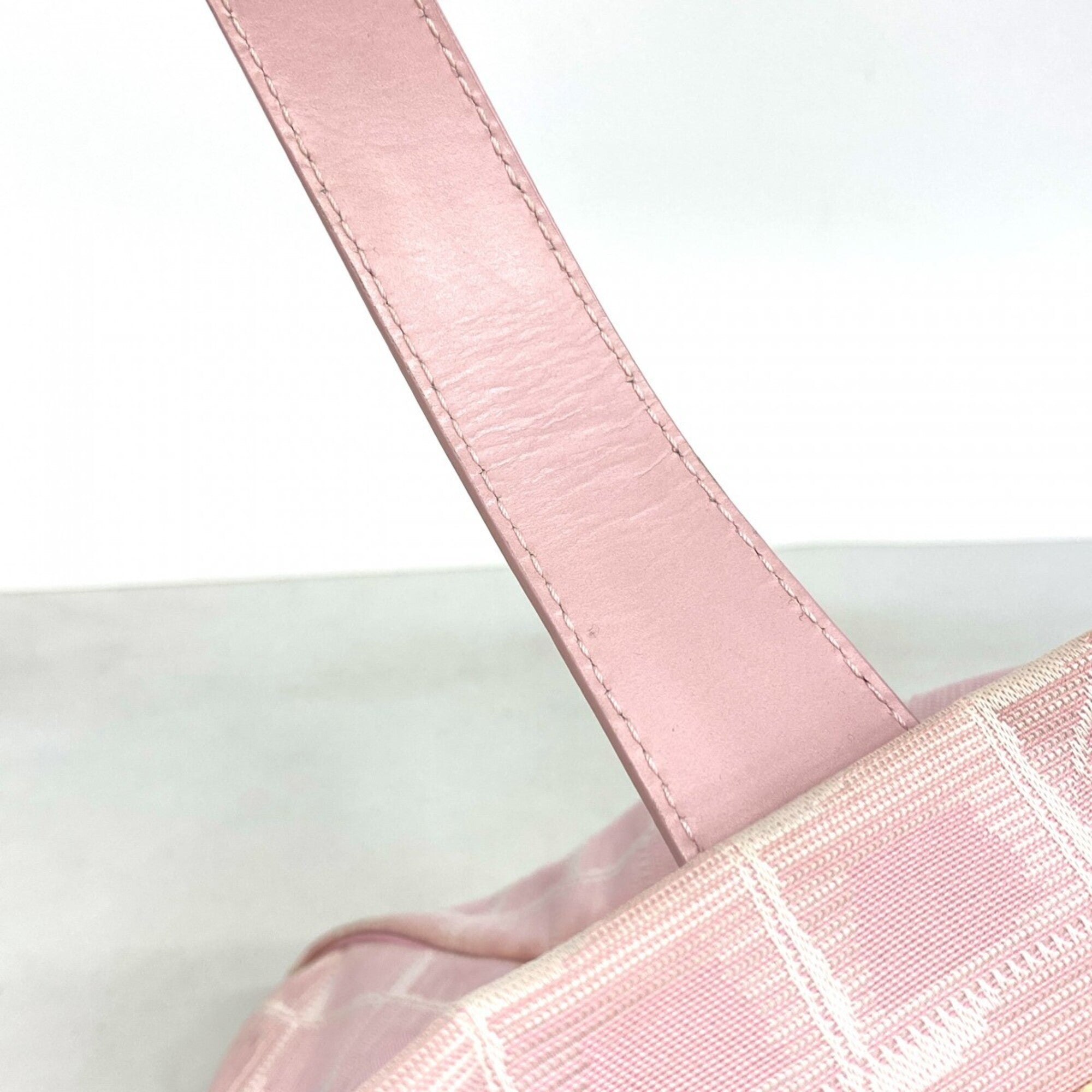 Chanel Pink Nylon Tote Bag (Pre-Owned)