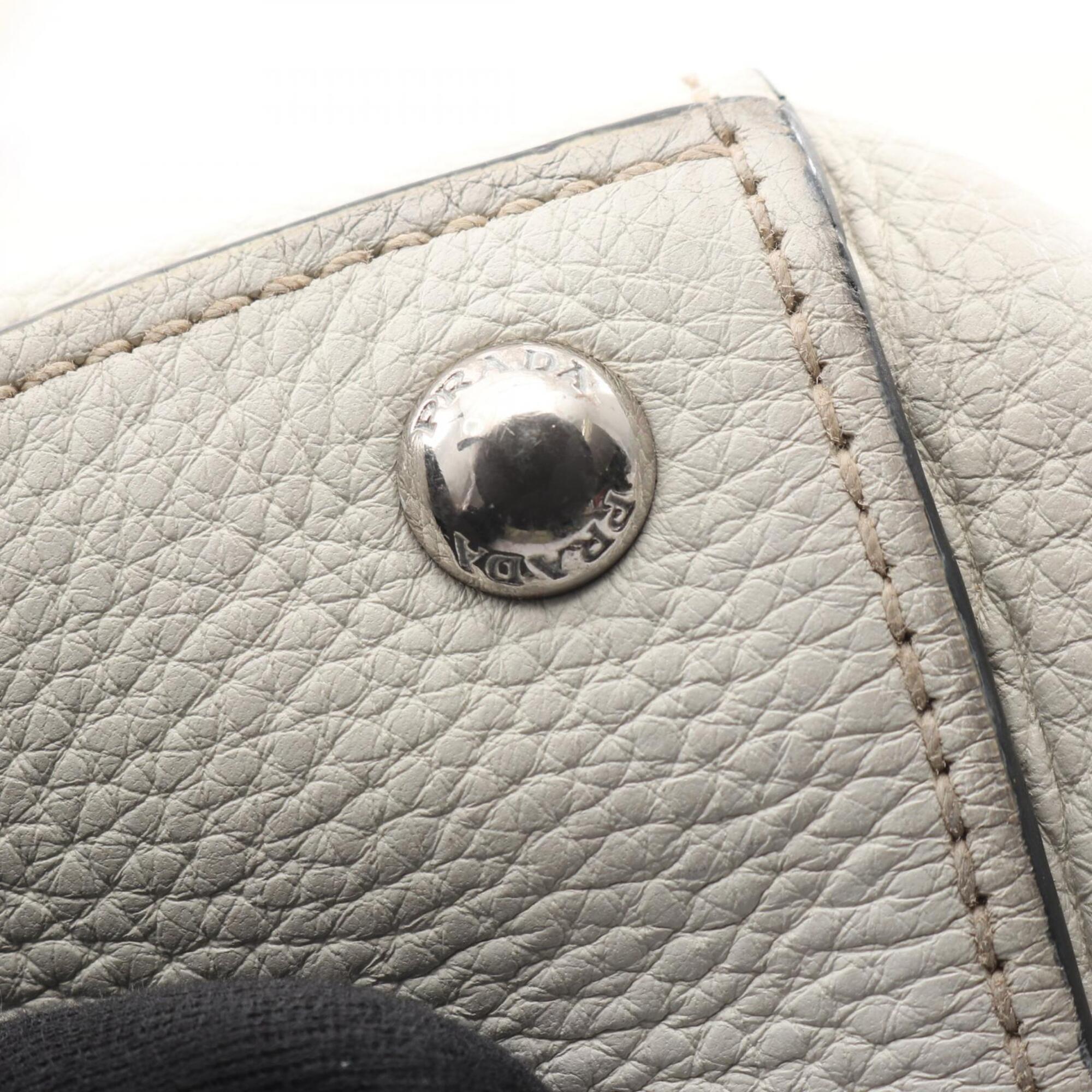 Prada White Leather Handbag (Pre-Owned)