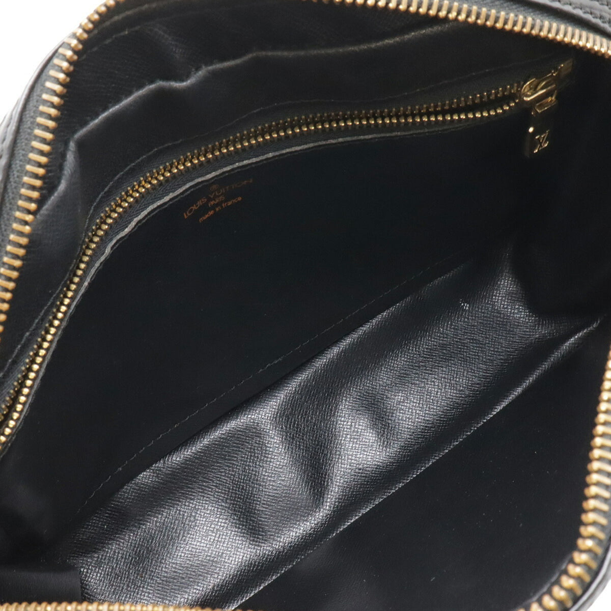 Louis Vuitton Black Noir Epi Leather Shoulder Bag (Pre-Owned)