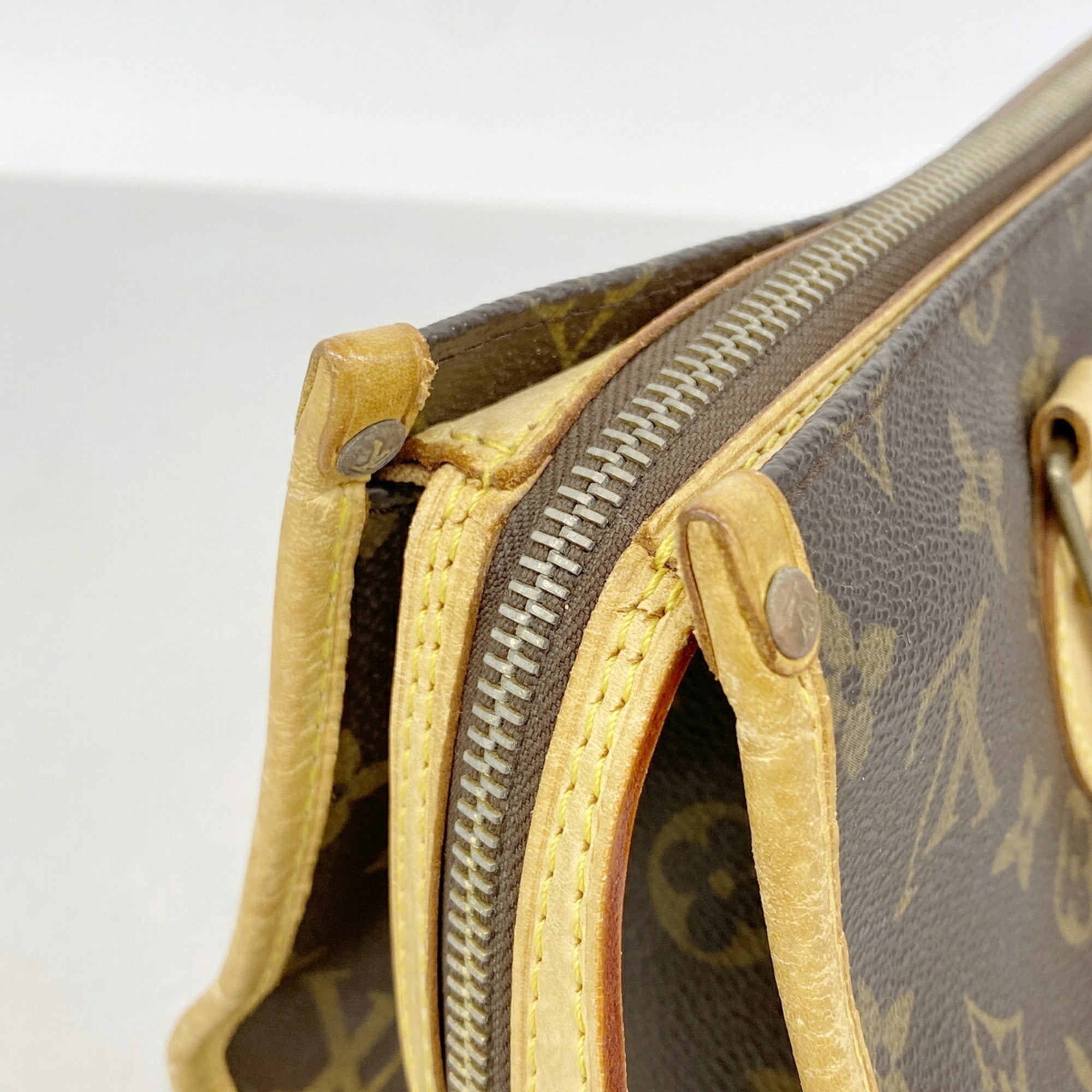 Louis Vuitton Brown Handbag (Pre-Owned)