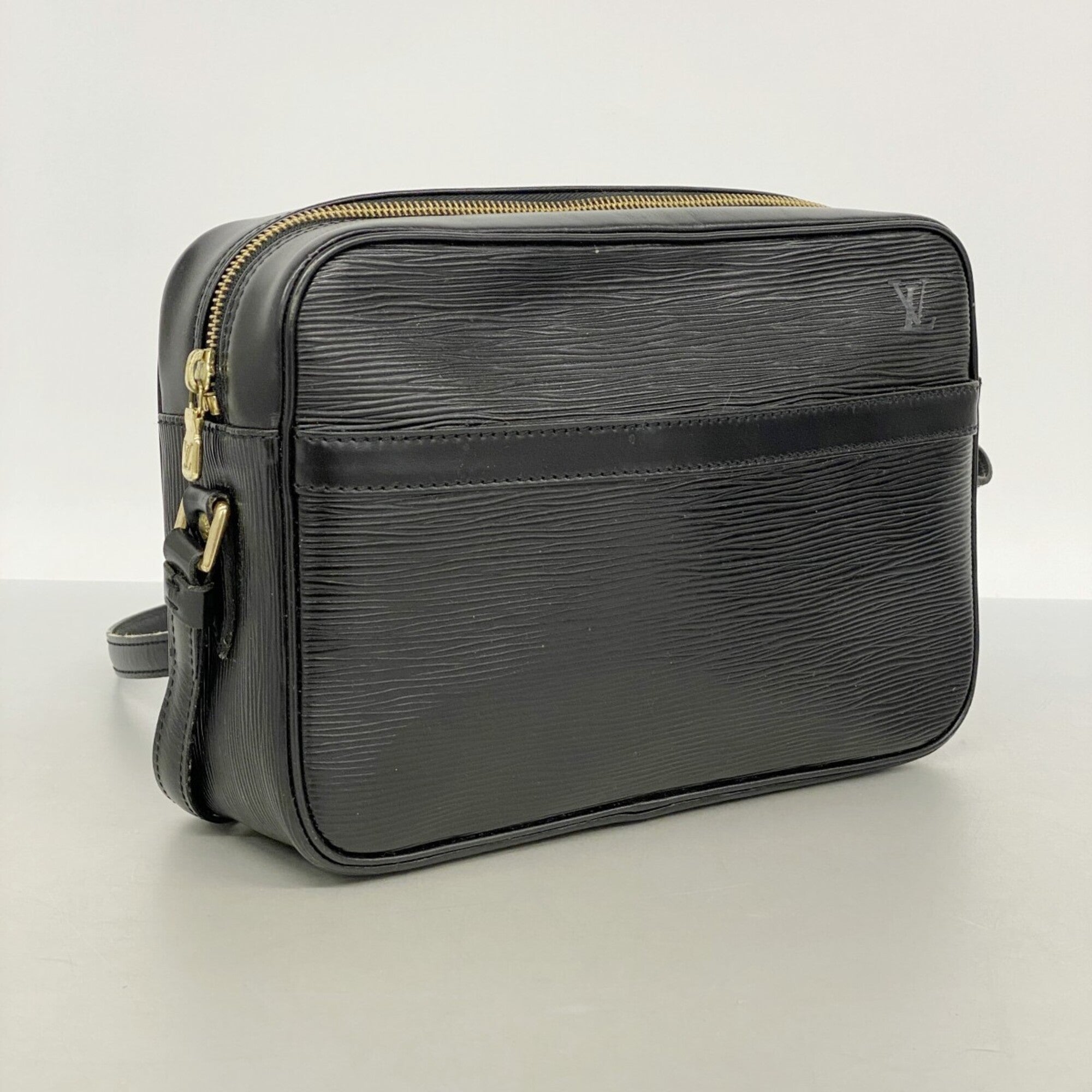 Louis Vuitton Noir Shoulder Bag (Pre-Owned)