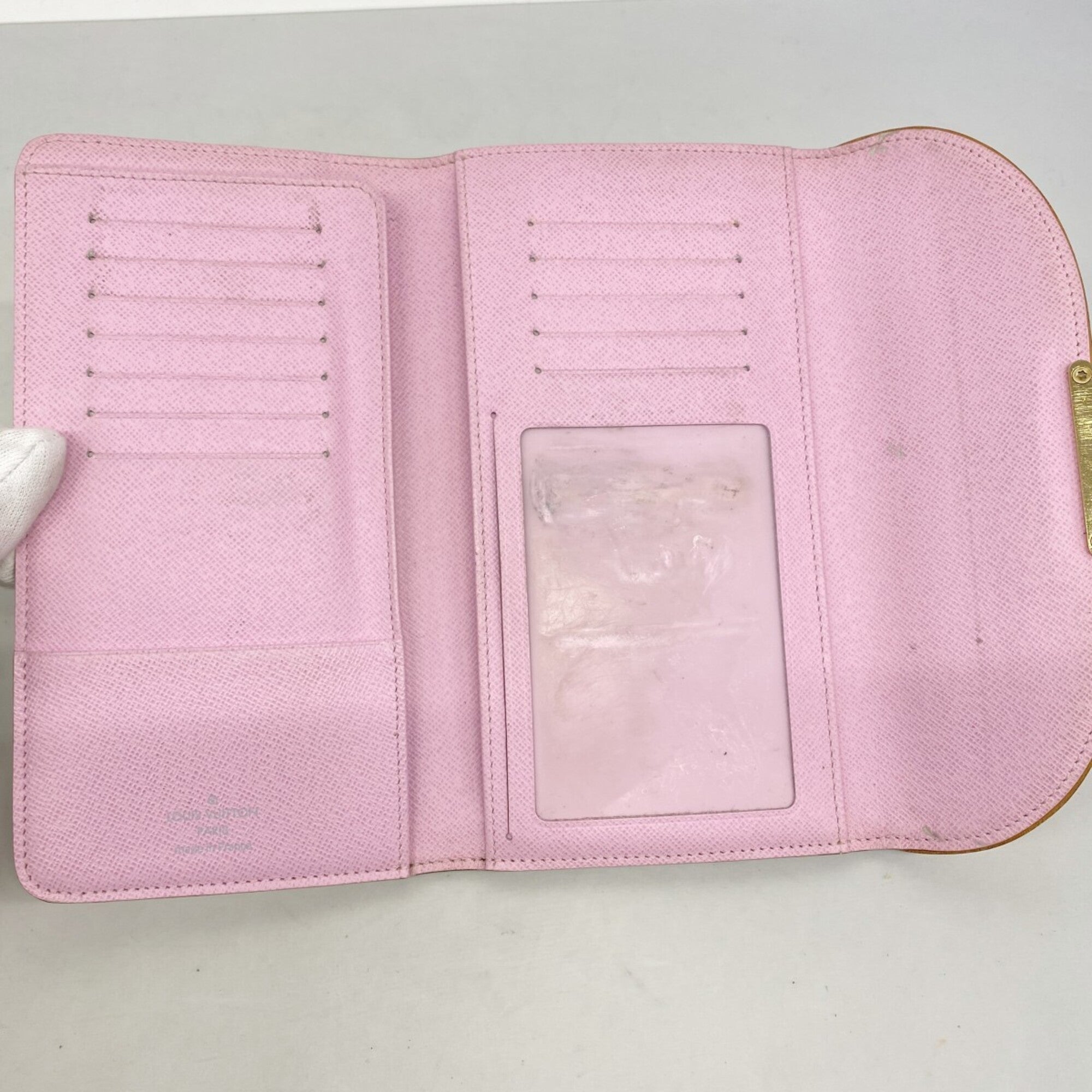 Louis Vuitton Blanc Litchi Long Wallet (Tri-Fold) (Pre-Owned)