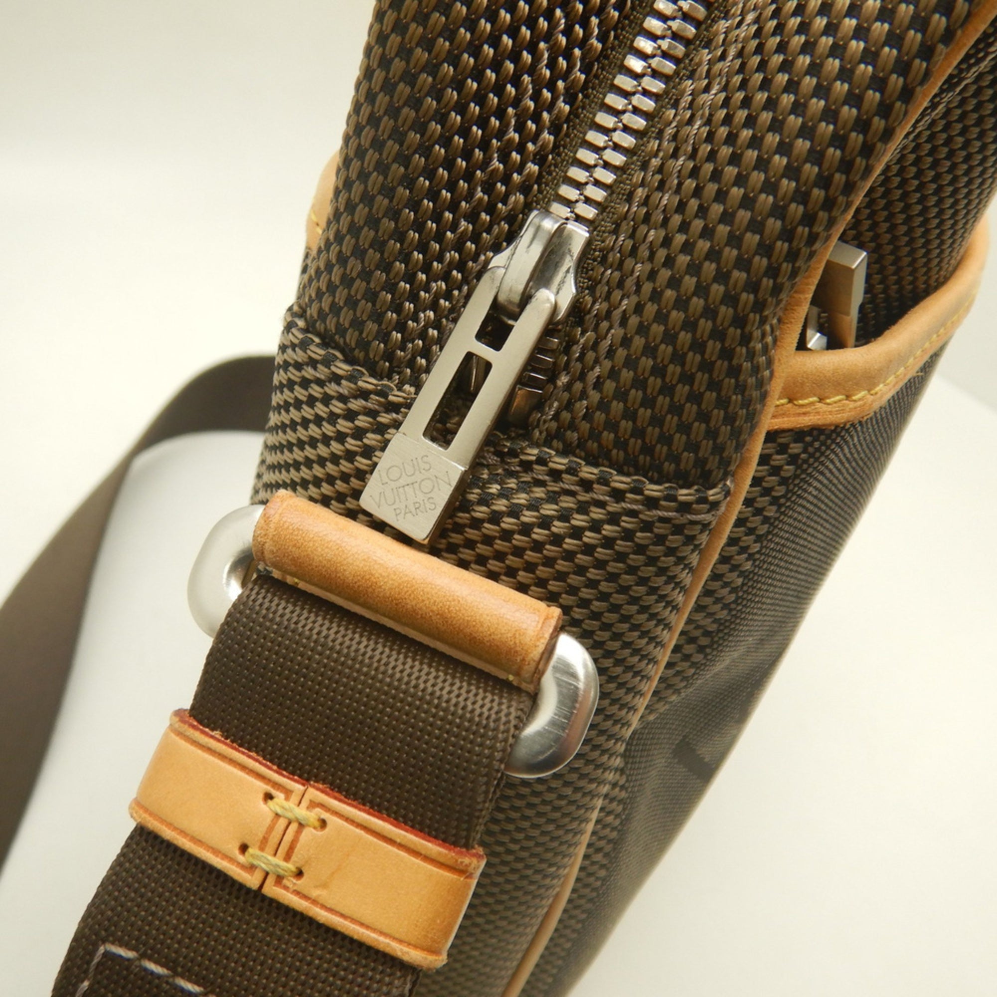Louis Vuitton Brown Earth Damier Geant Shoulder Bag (Pre-Owned)