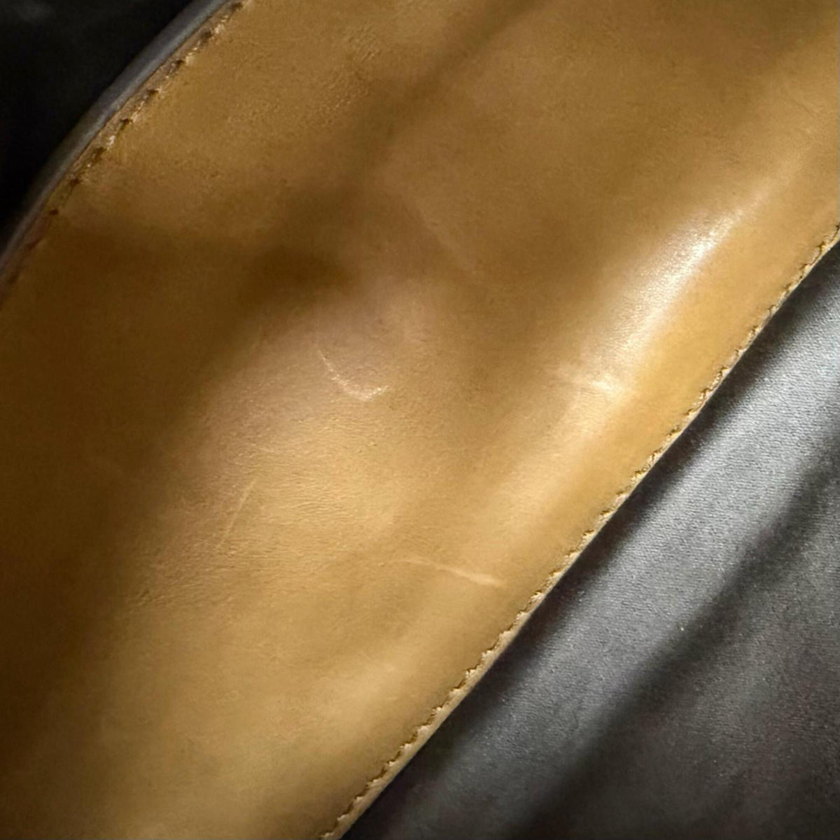 Miu Miu Brown Leather Handbag (Pre-Owned)