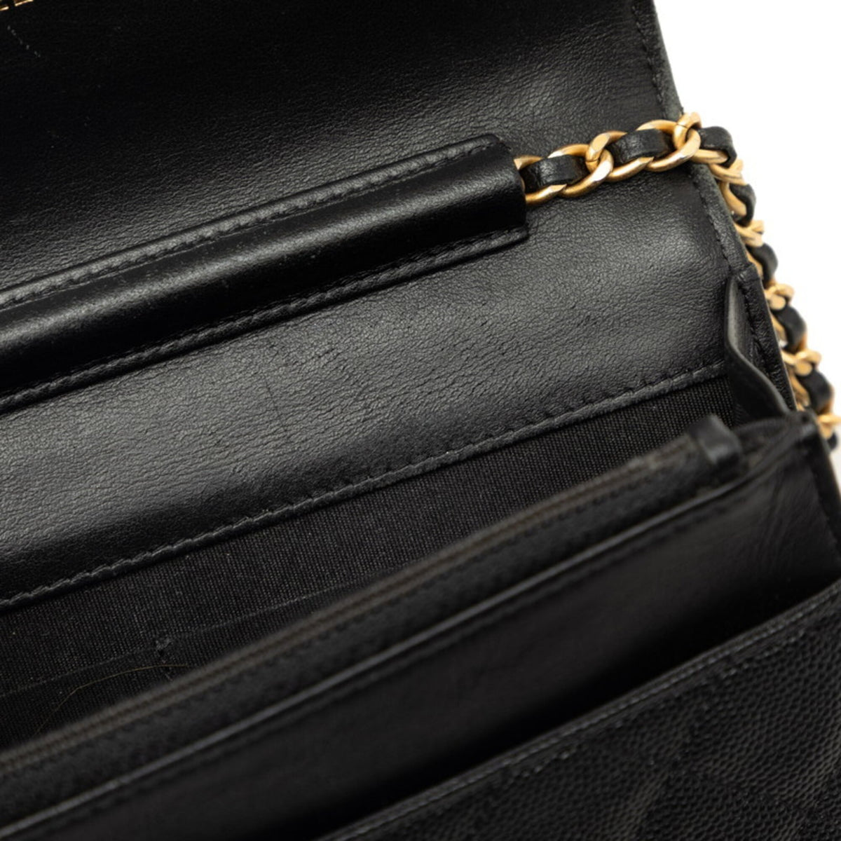 Chanel Black Grained Calfskin Shoulder Bag (Pre-Owned)