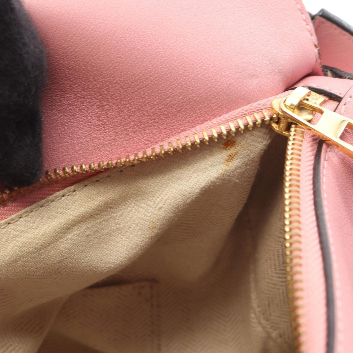 Loewe Pink Leather Handbag (Pre-Owned)