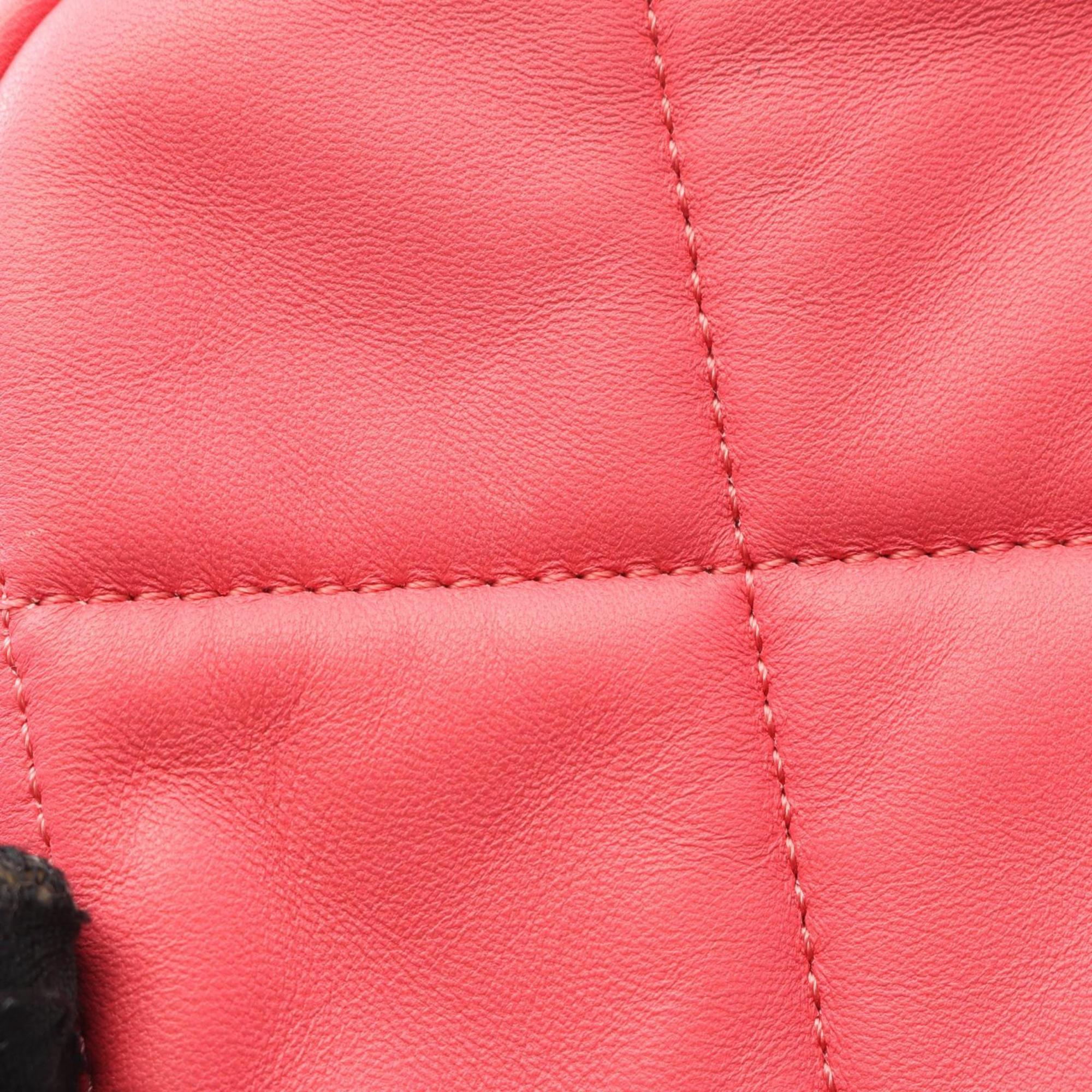 Chanel Pink Leather Shoulder Bag (Pre-Owned)