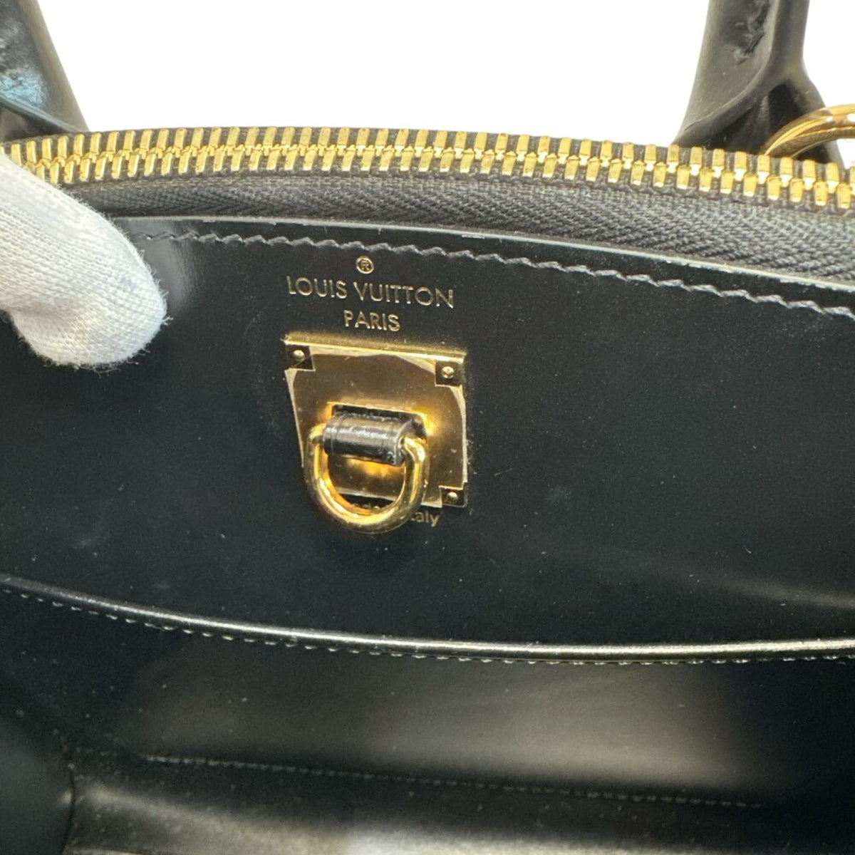 Louis Vuitton Black Leather Handbag Shoulder Bag (Pre-Owned)