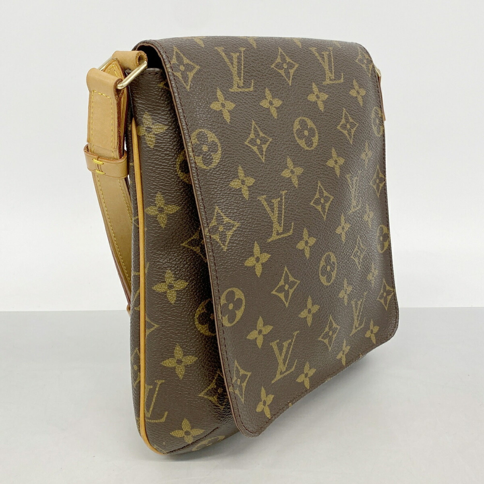 Louis Vuitton Brown Shoulder Bag (Pre-Owned)