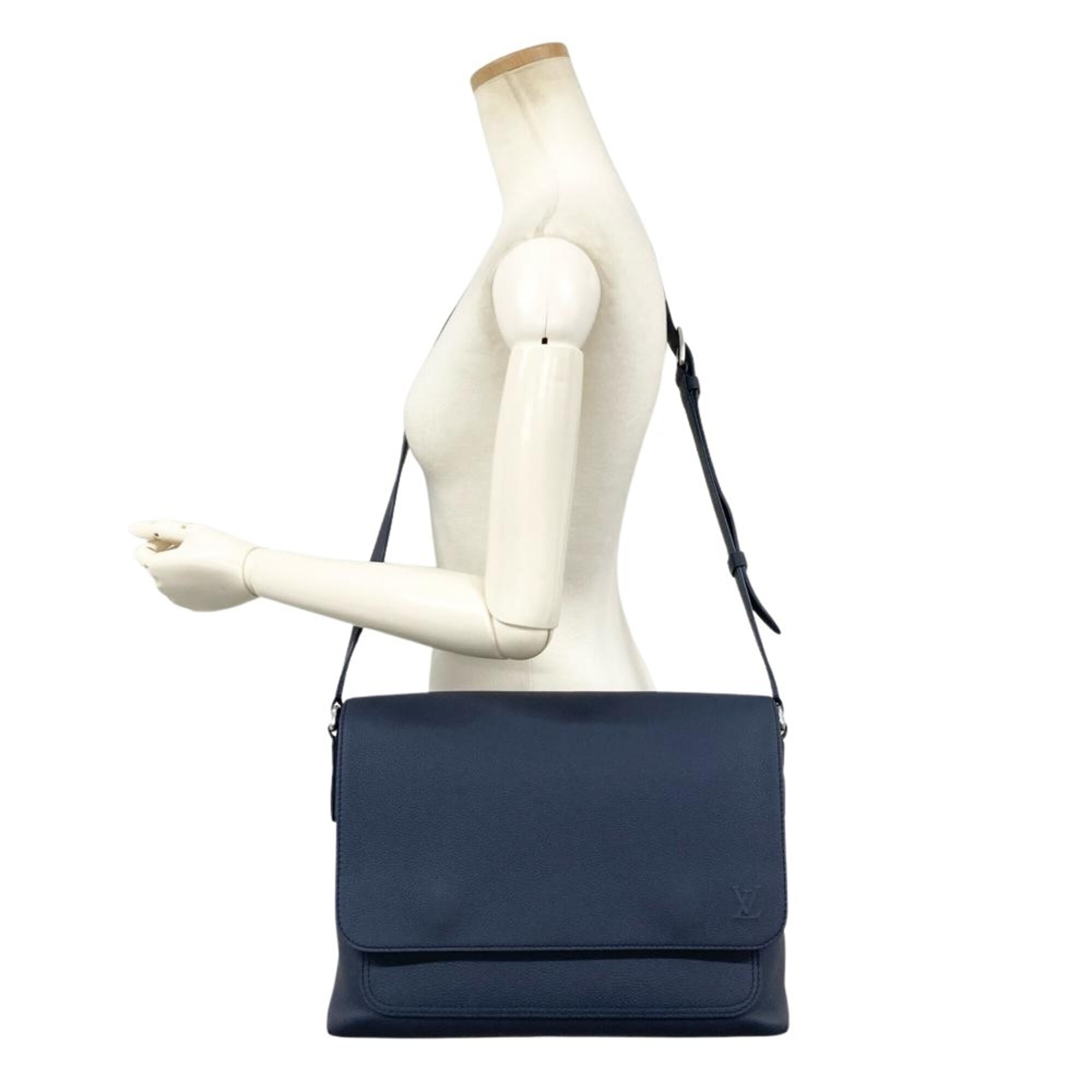 Louis Vuitton Blue Navy Shoulder Bag (Pre-Owned)