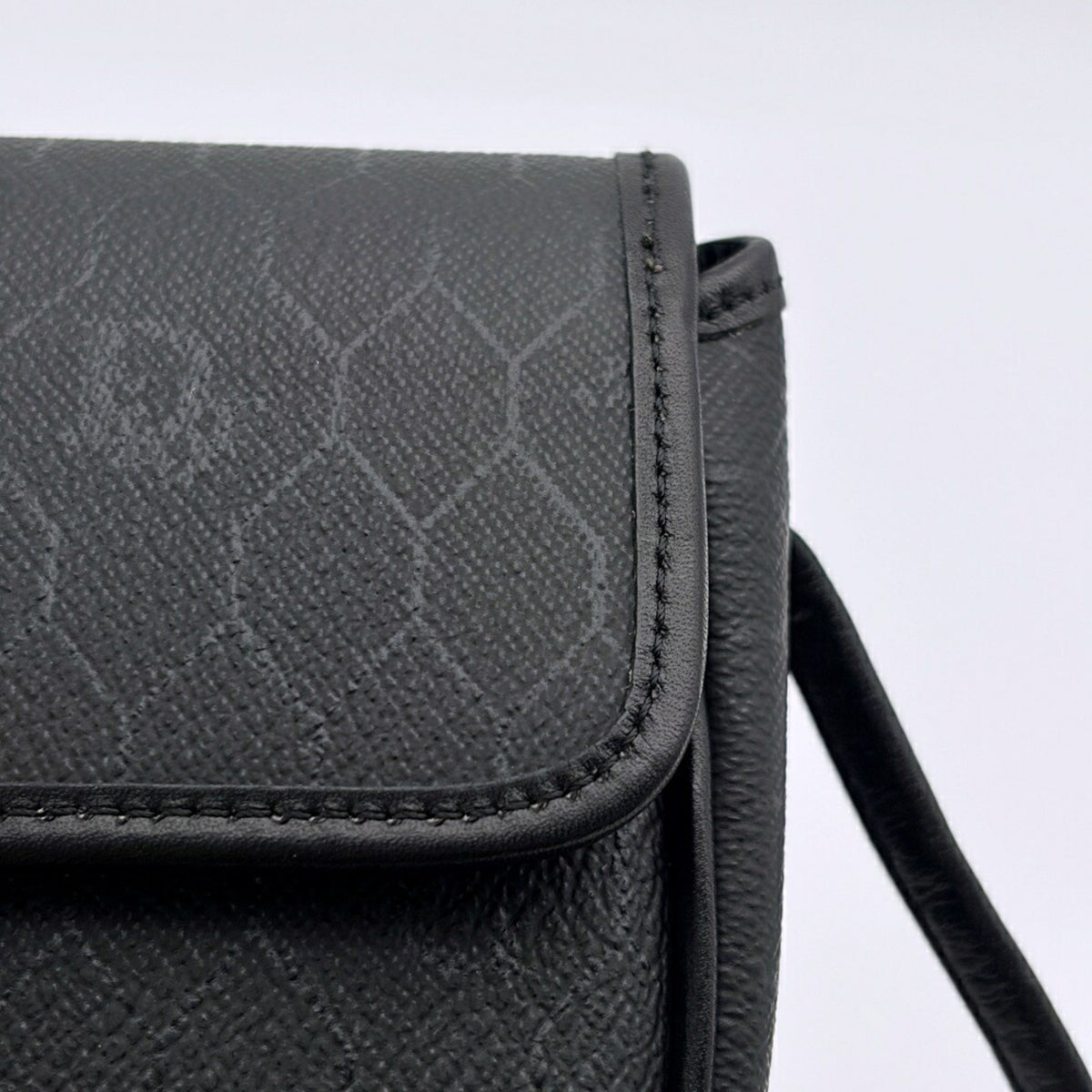 Christian Dior Black Pvc Leather Pochette Shoulder Bag (Pre-Owned)