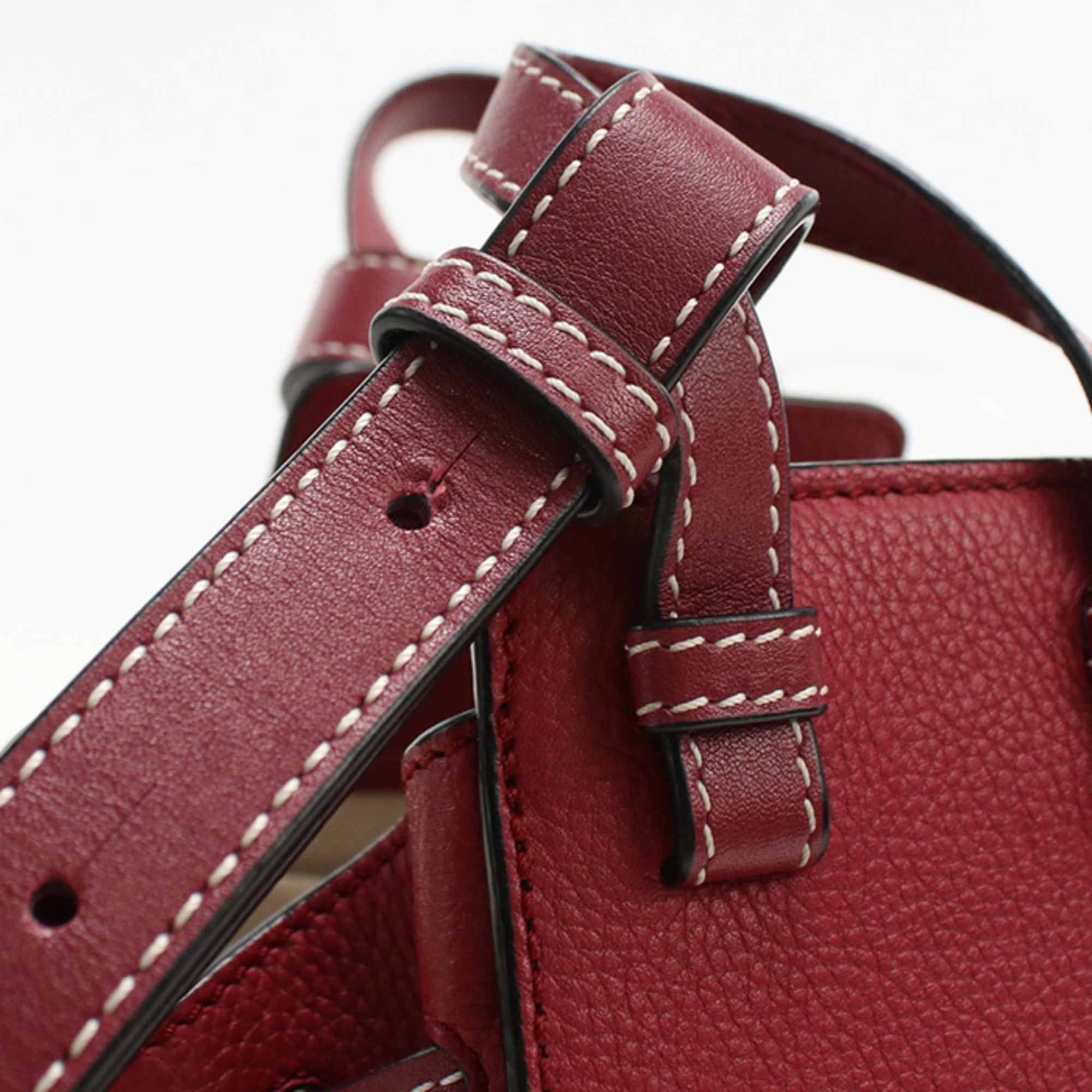 Loewe Red Color Leather Shoulder Bag (Pre-Owned)