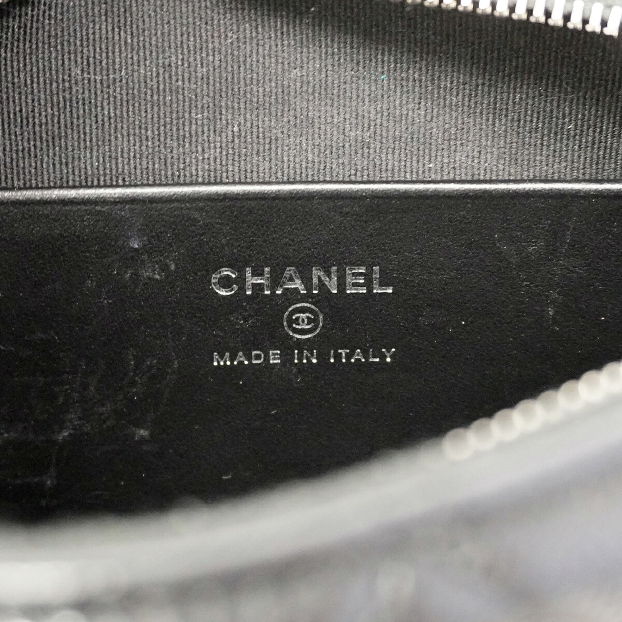 Chanel Black Grained Calfskin Shoulder Bag (Pre-Owned)