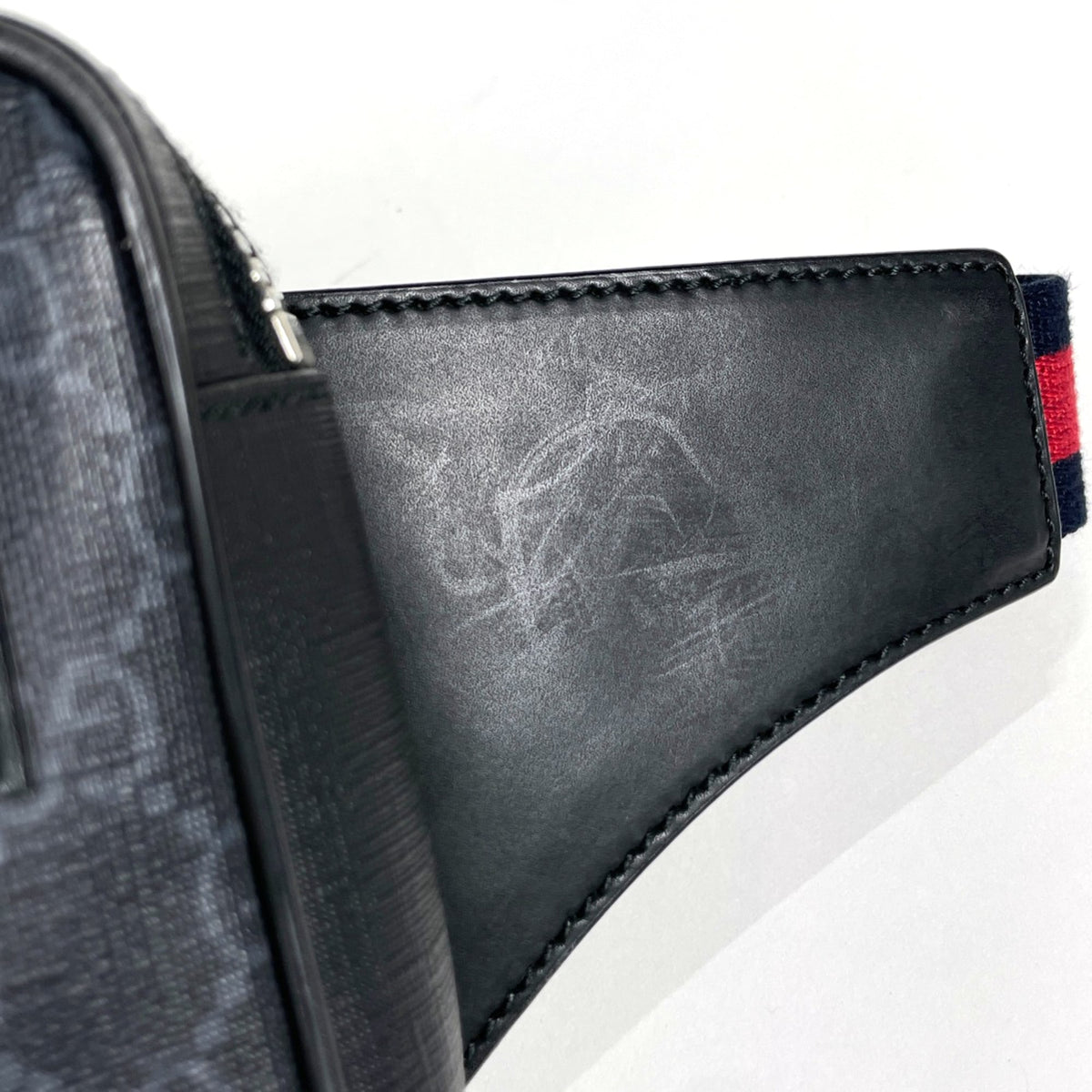 Gucci Black Coated Canvas Sling Bag (Pre-Owned)