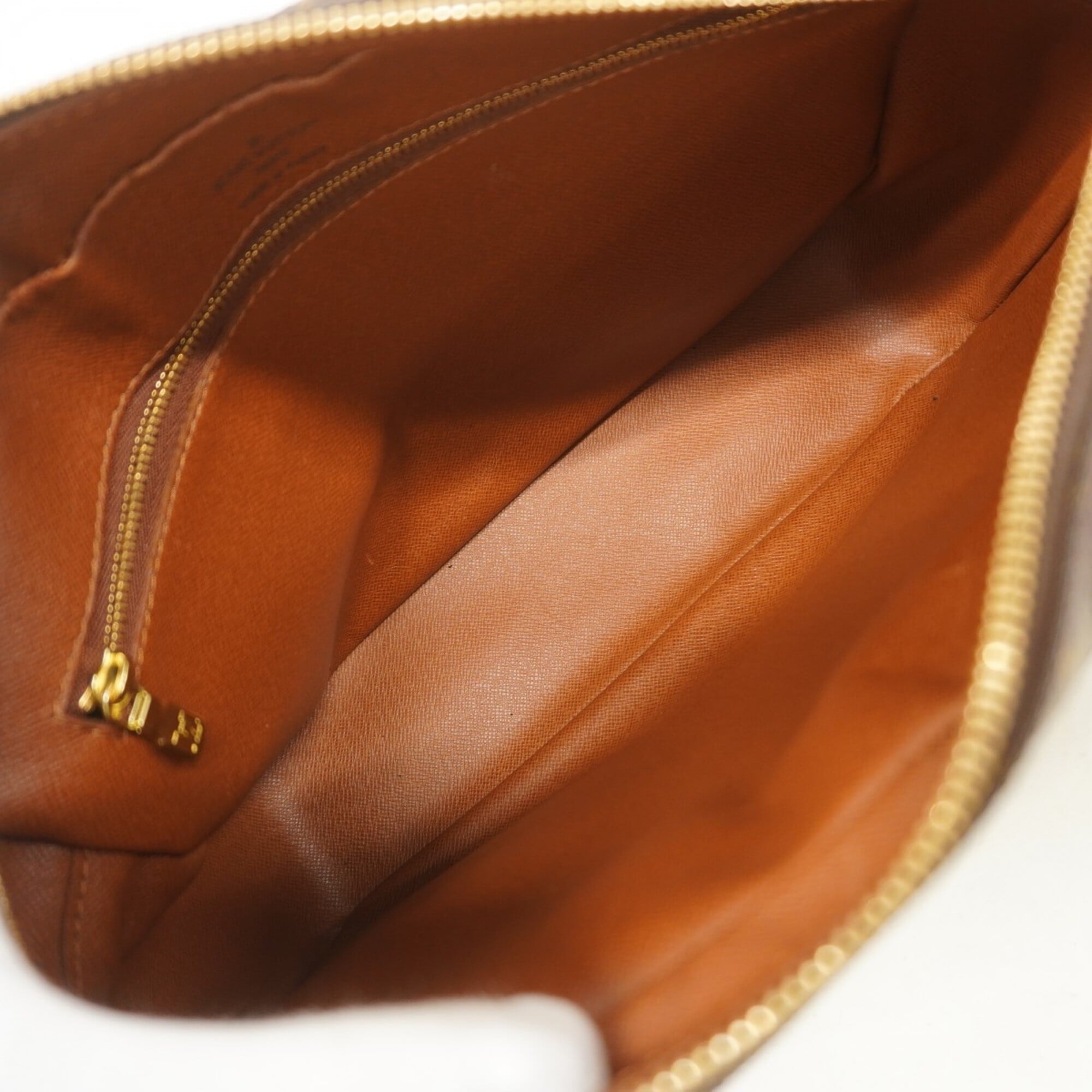 Louis Vuitton Brown Shoulder Bag (Pre-Owned)