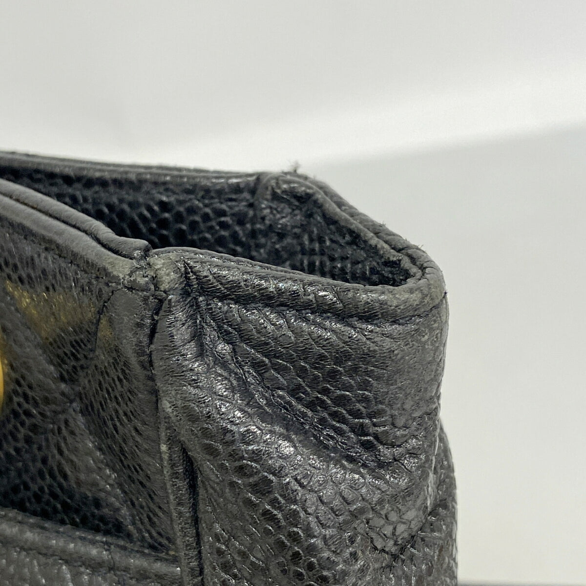 Chanel Black Grained Calfskin Shoulder Bag (Pre-Owned)