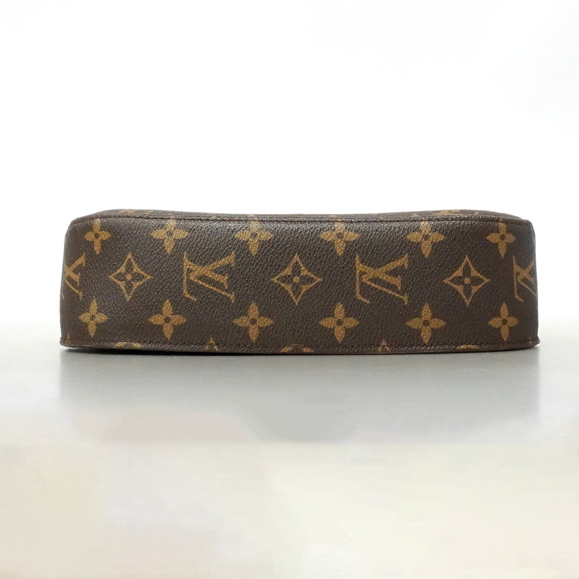 Louis Vuitton Brown Shoulder Bag (Pre-Owned)