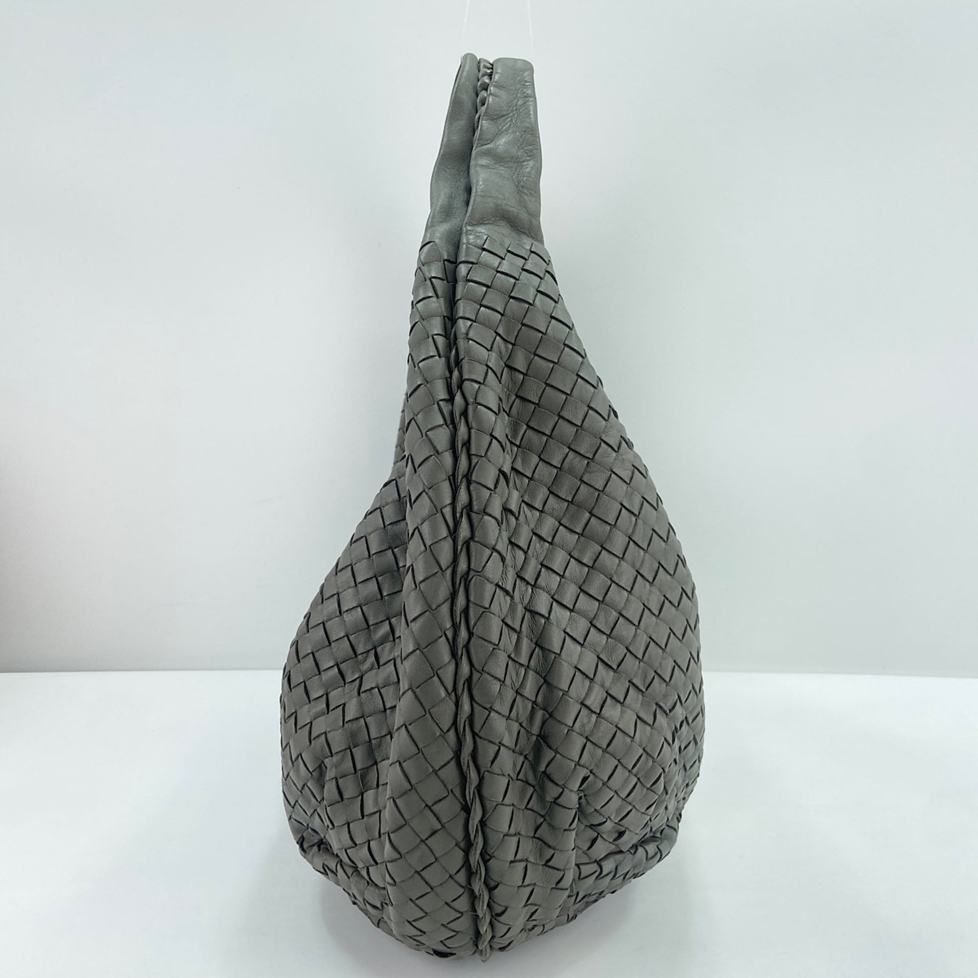 Bottega Veneta Gray Shoulder Bag (Pre-Owned)