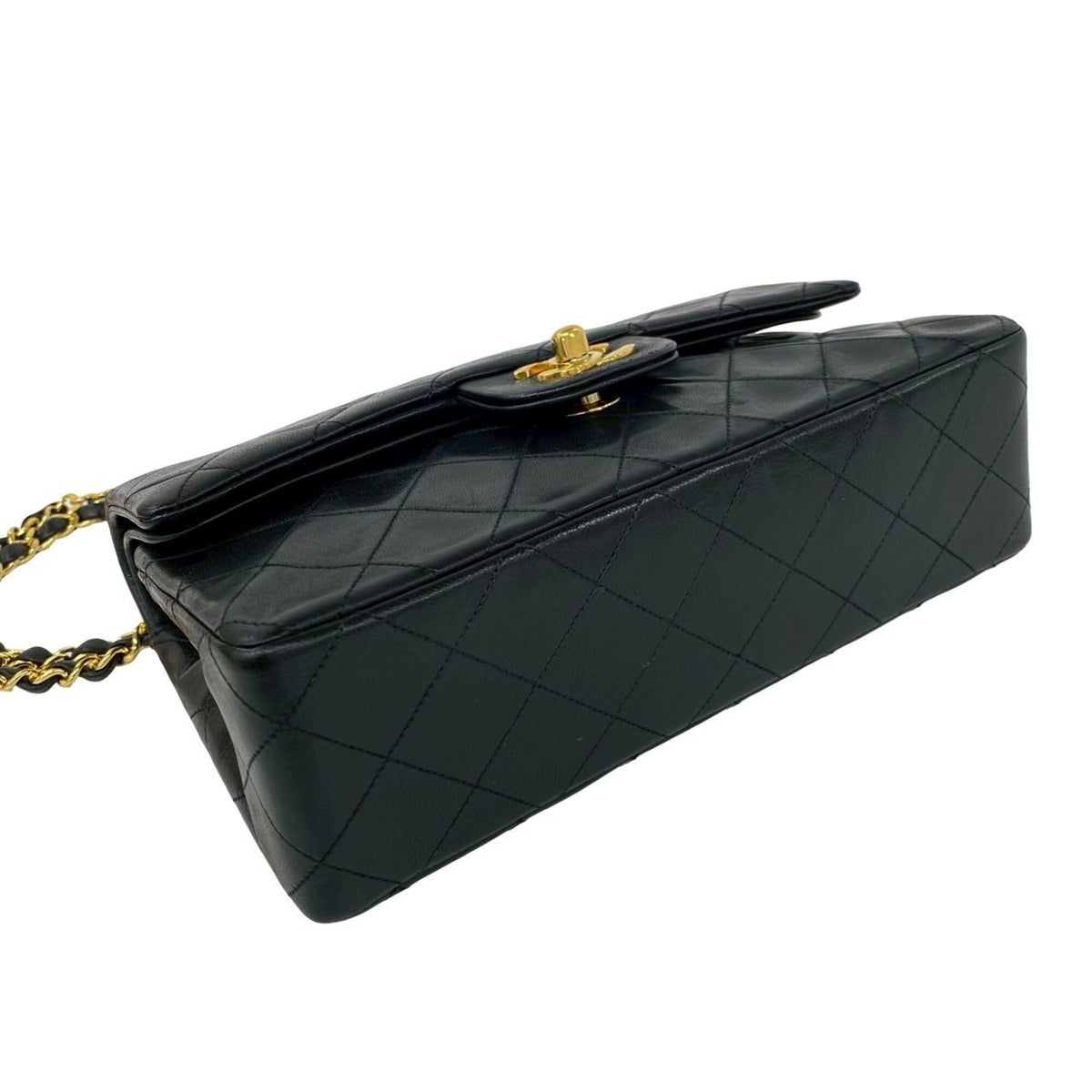 Chanel Black Leather Shoulder Bag (Pre-Owned)