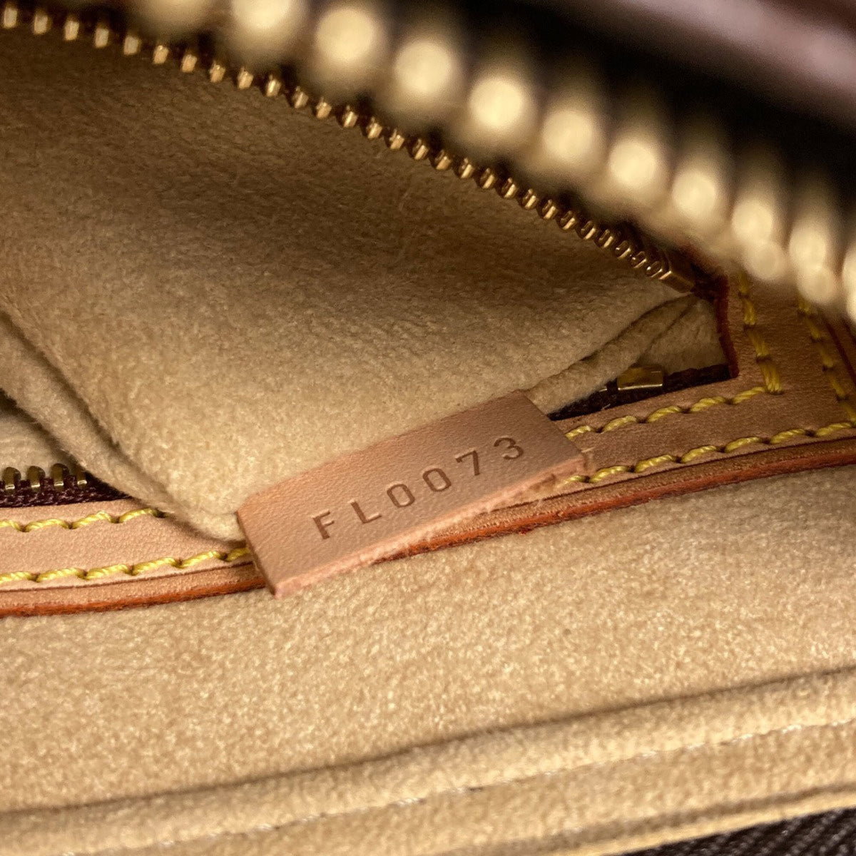 Louis Vuitton Monogram Monogram Canvas Handbag (Pre-Owned)