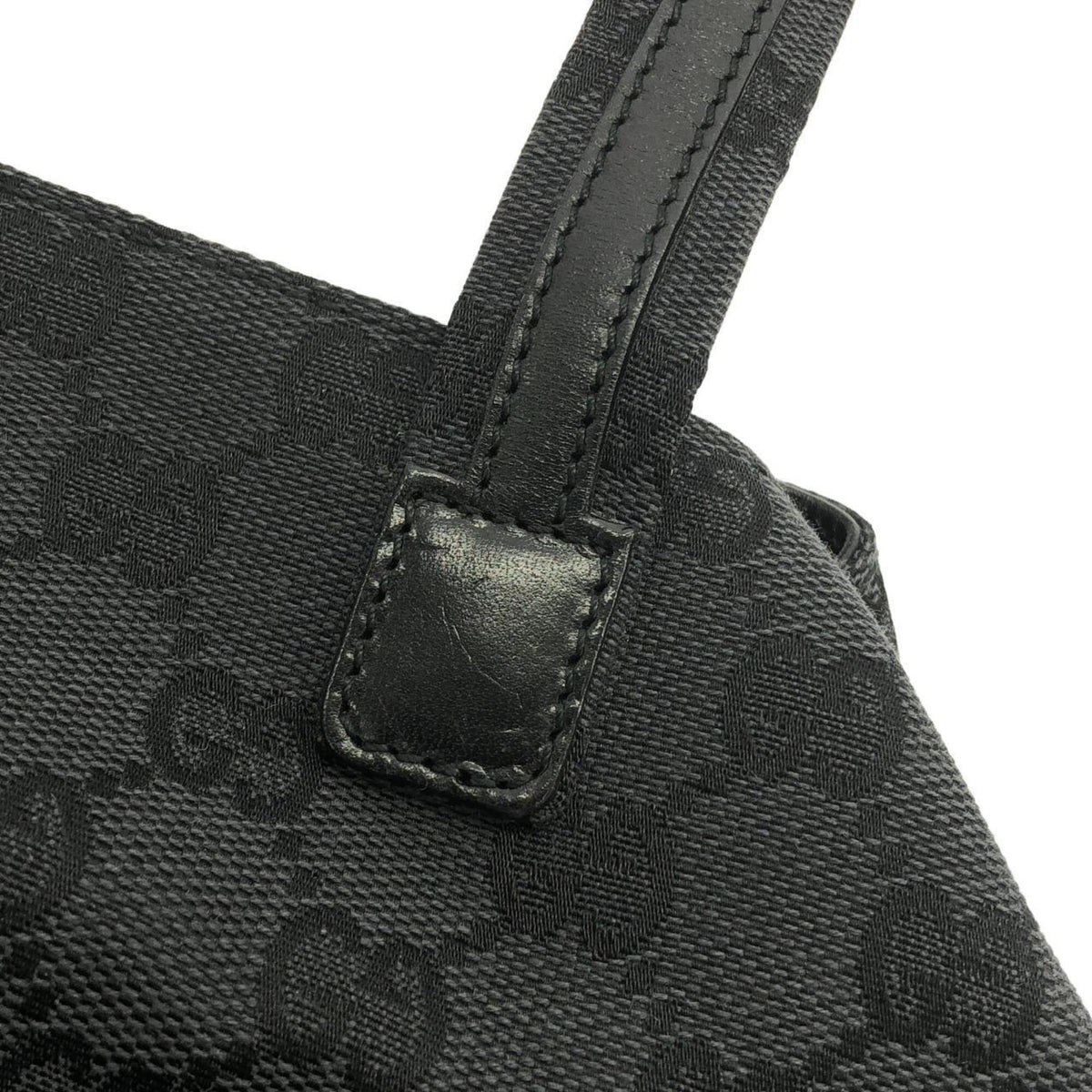 Gucci Black Gg Canvas Handbag (Pre-Owned)