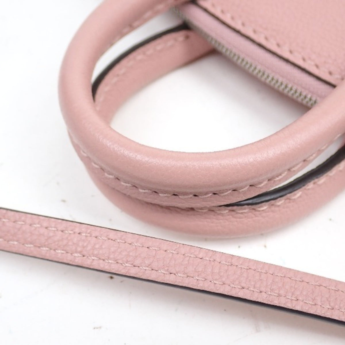 Louis Vuitton Magnolia Leather Shoulder Bag (Pre-Owned)