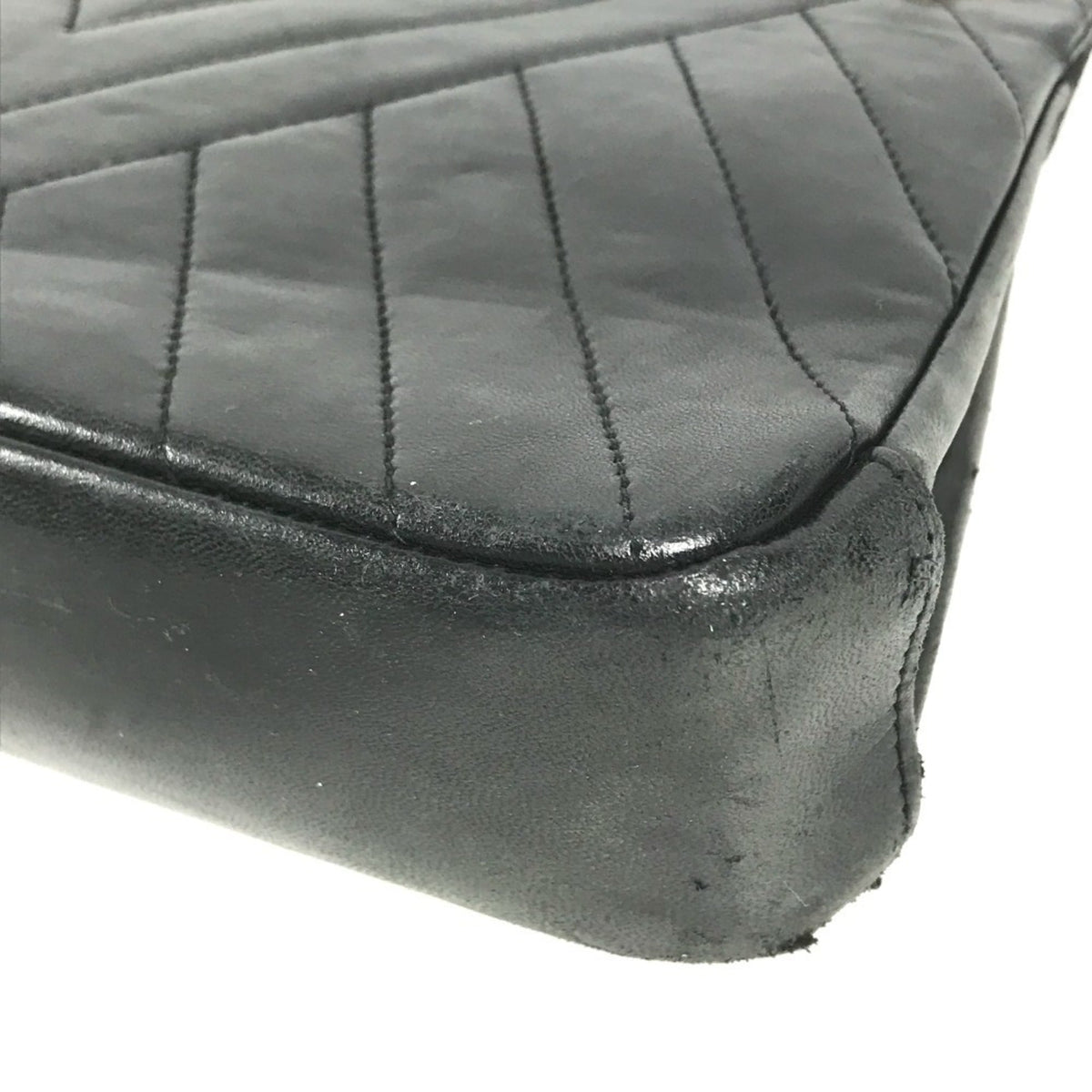 Chanel Black Gold Leather Handbag Shoulder Bag (Pre-Owned)