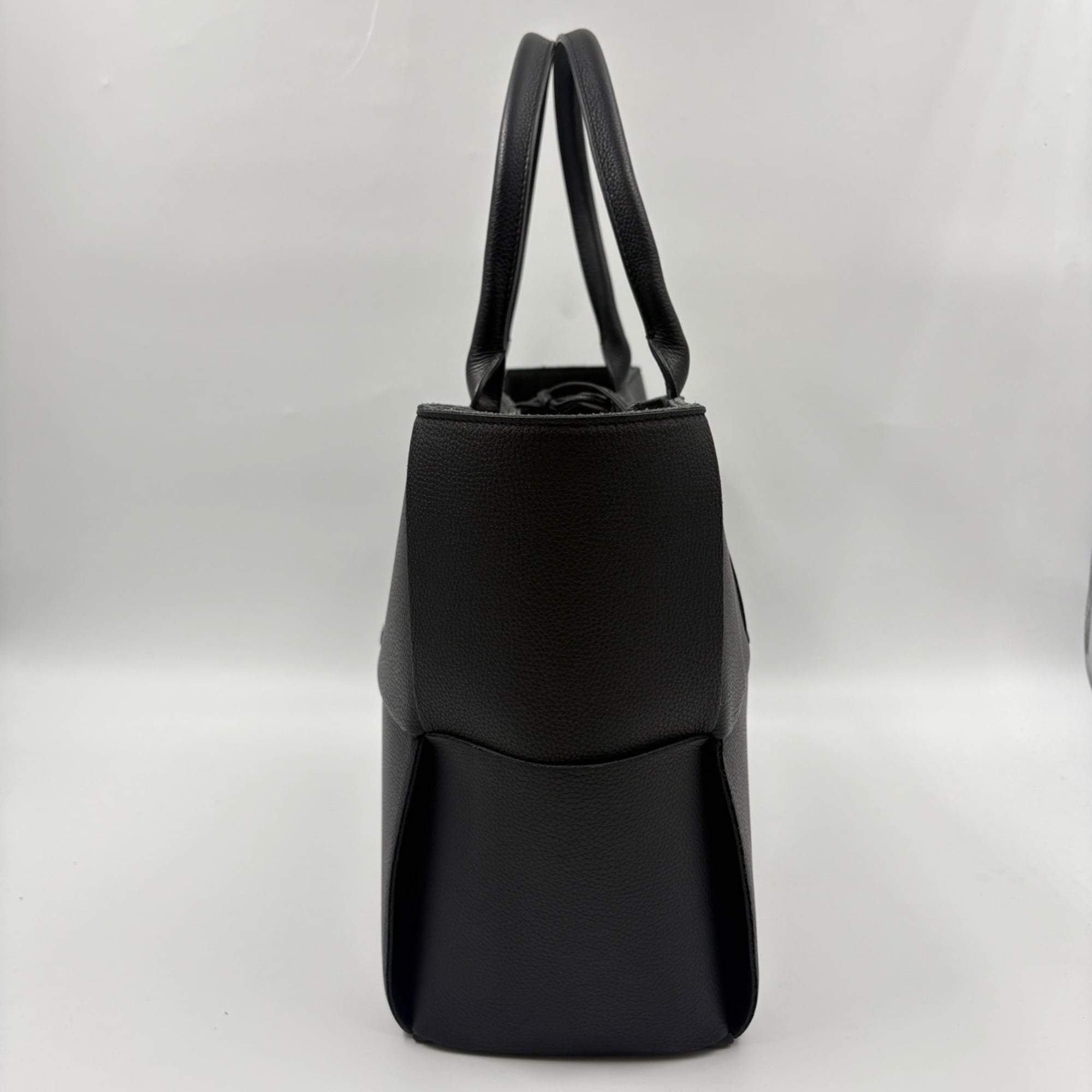Bottega Veneta Black Tote Bag (Pre-Owned)