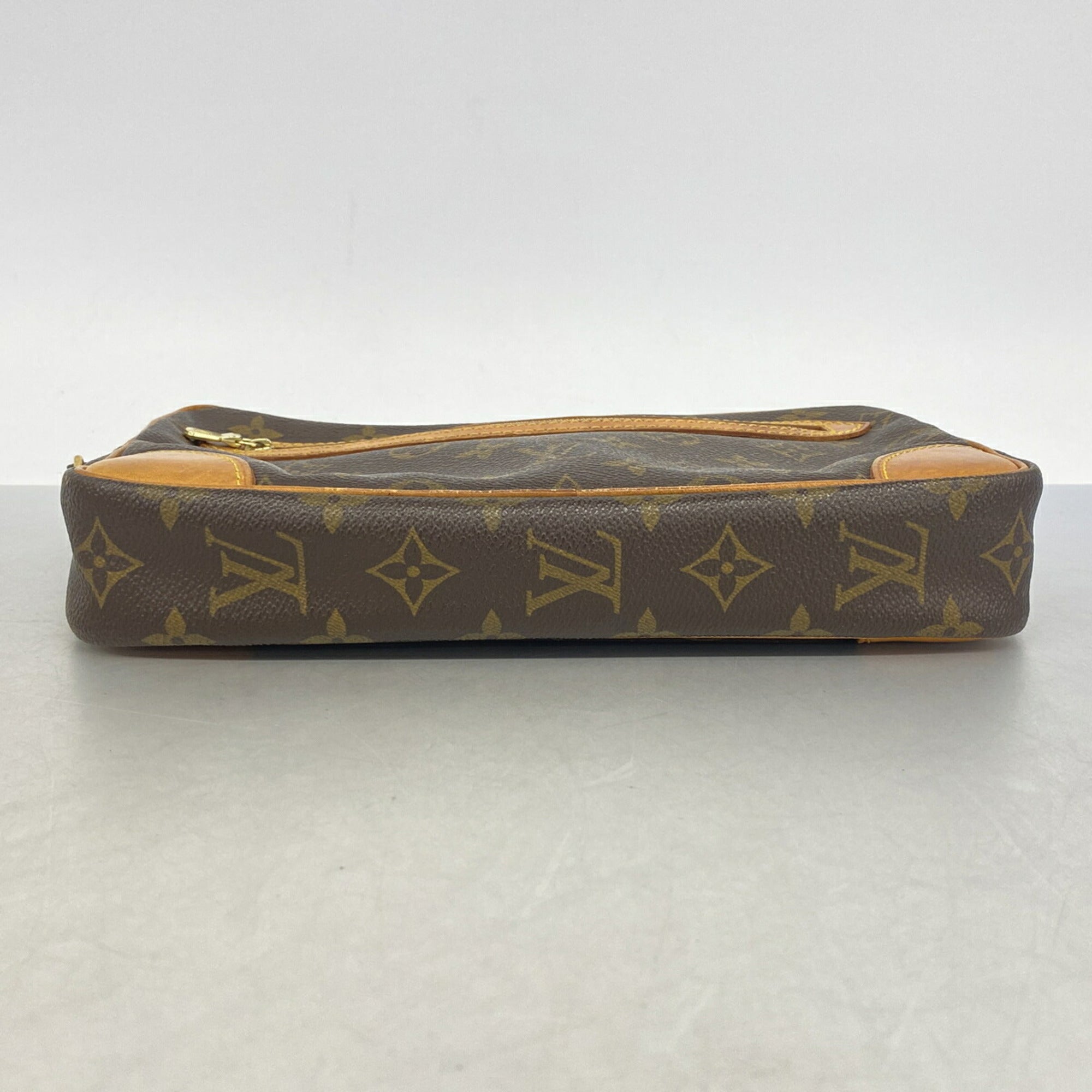 Louis Vuitton Brown Clutch Bag (Pre-Owned)