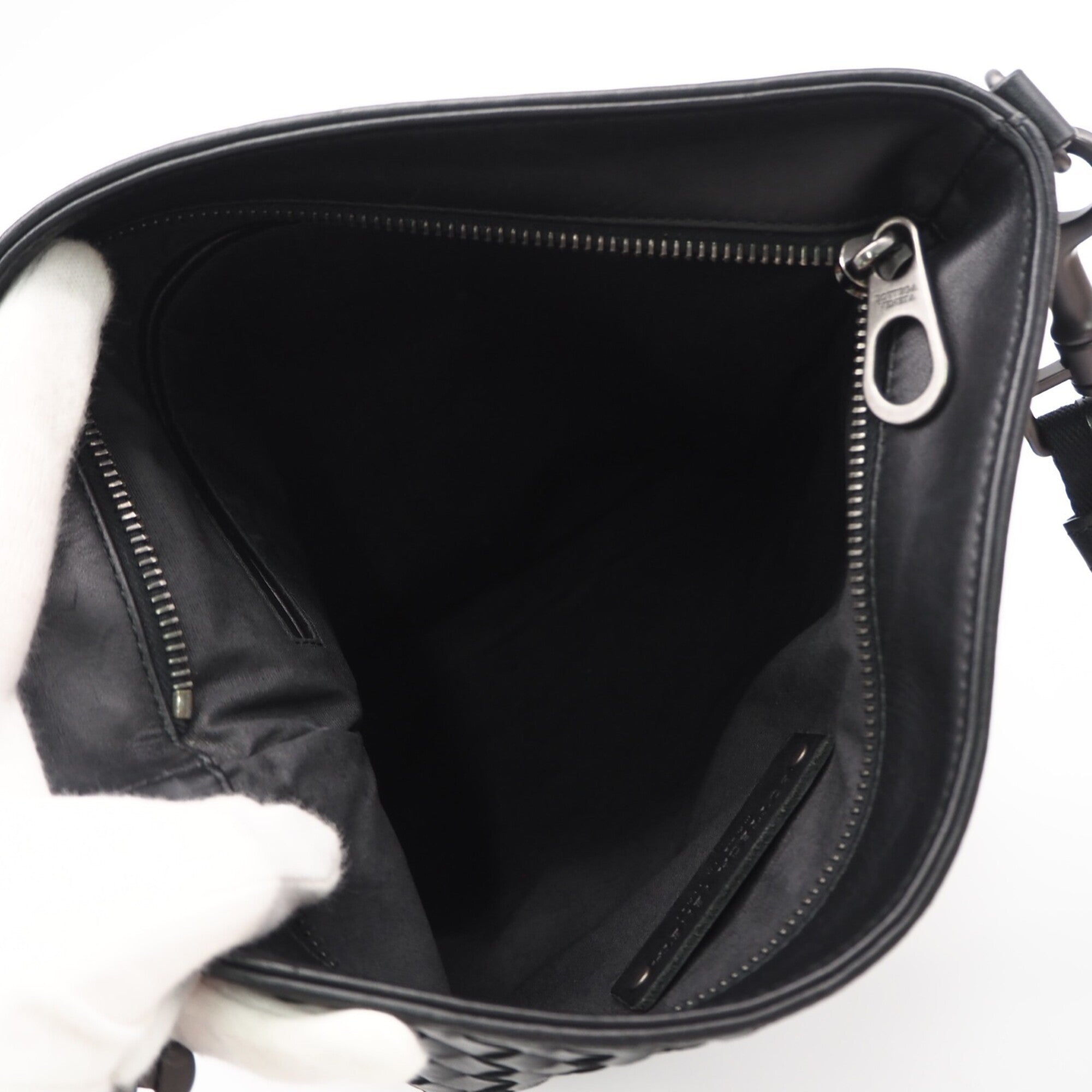 Bottega Veneta Intrecciato Black Leather Shoulder Bag (Pre-Owned)
