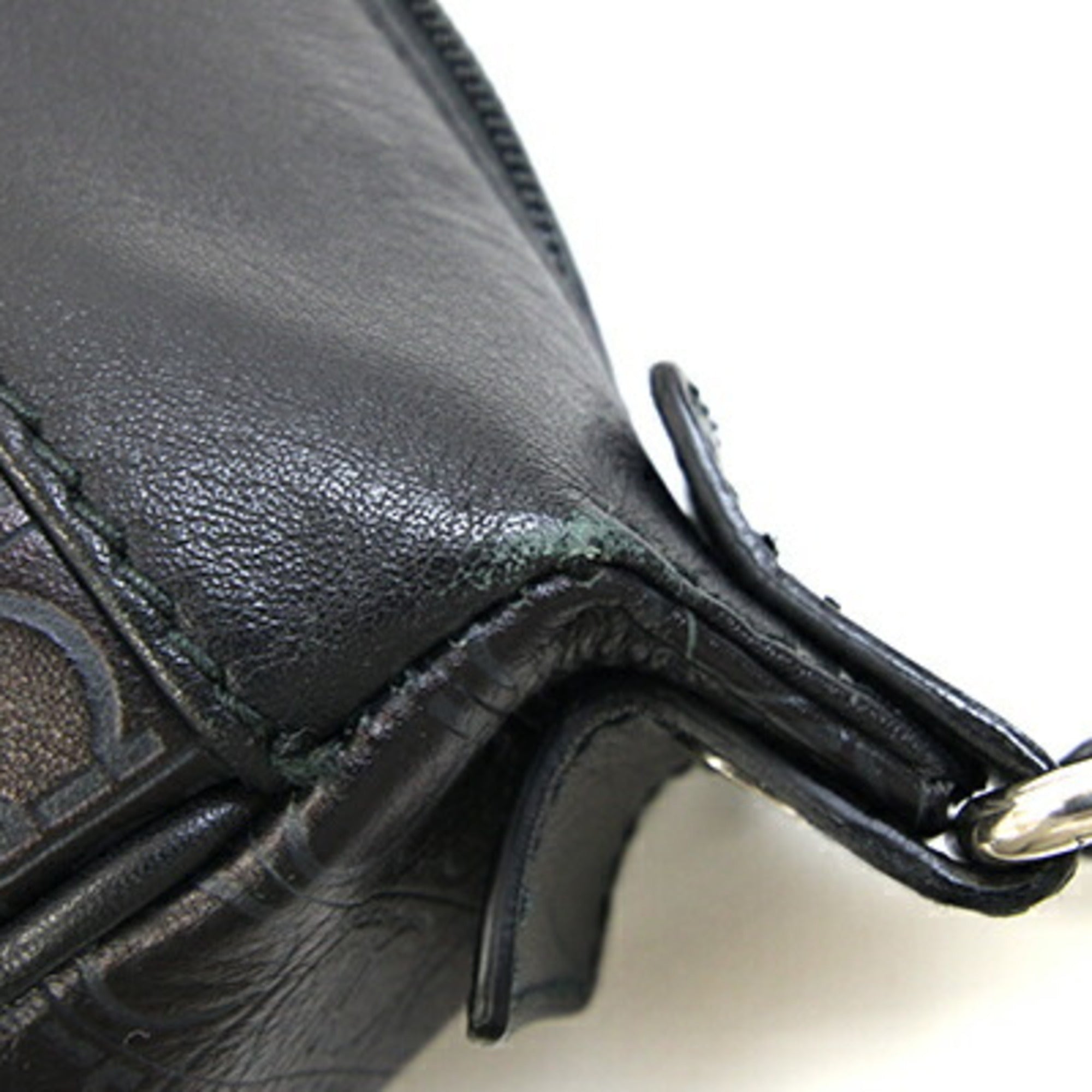 Salvatore Ferragamo Black Leather Shoulder Bag (Pre-Owned)