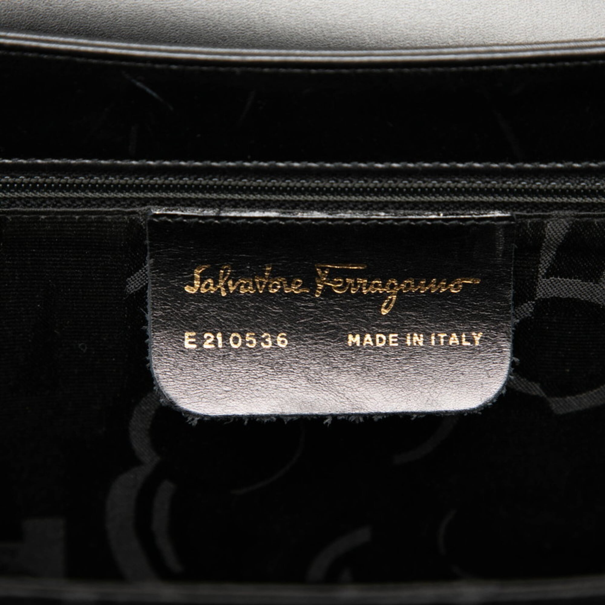 Salvatore Ferragamo Black Leather Handbag Shoulder Bag (Pre-Owned)