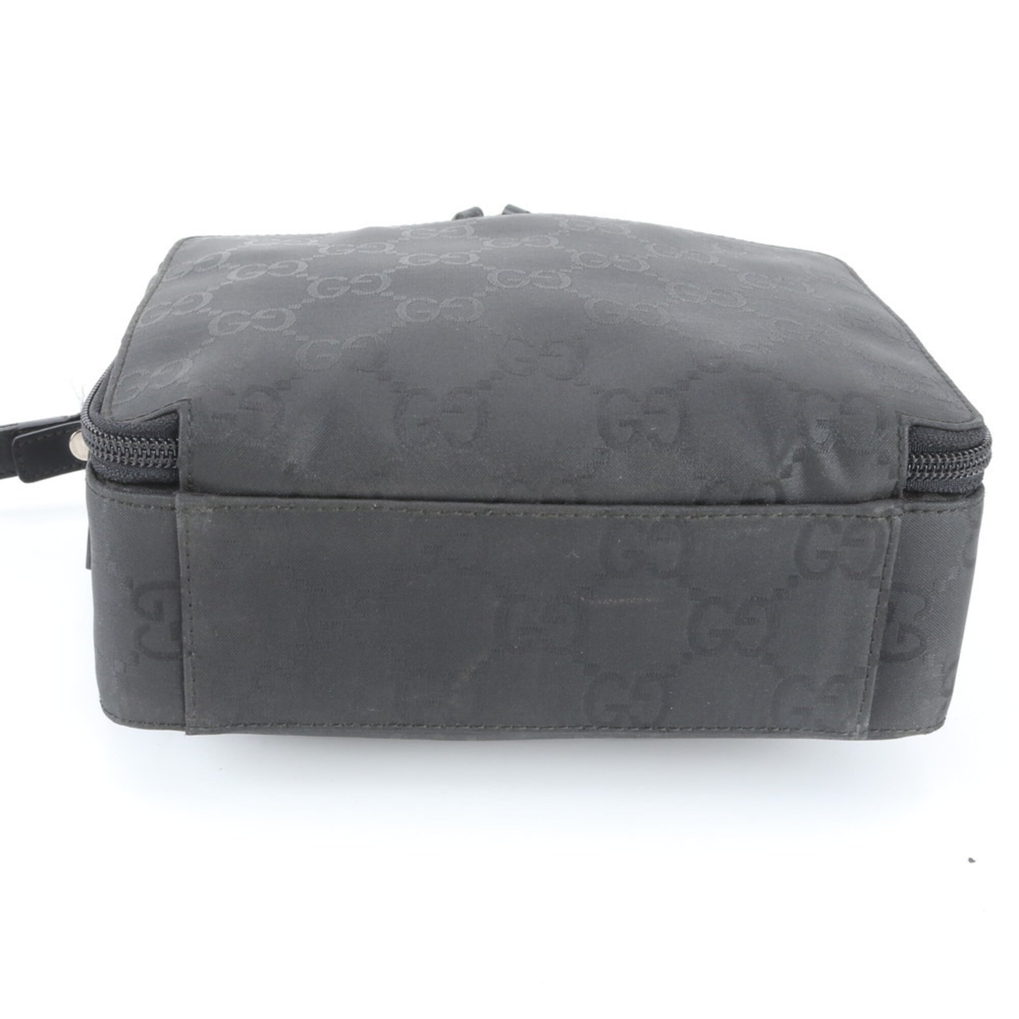 Gucci Black Nylon Leather Clutch Bag Pouch (Pre-Owned)
