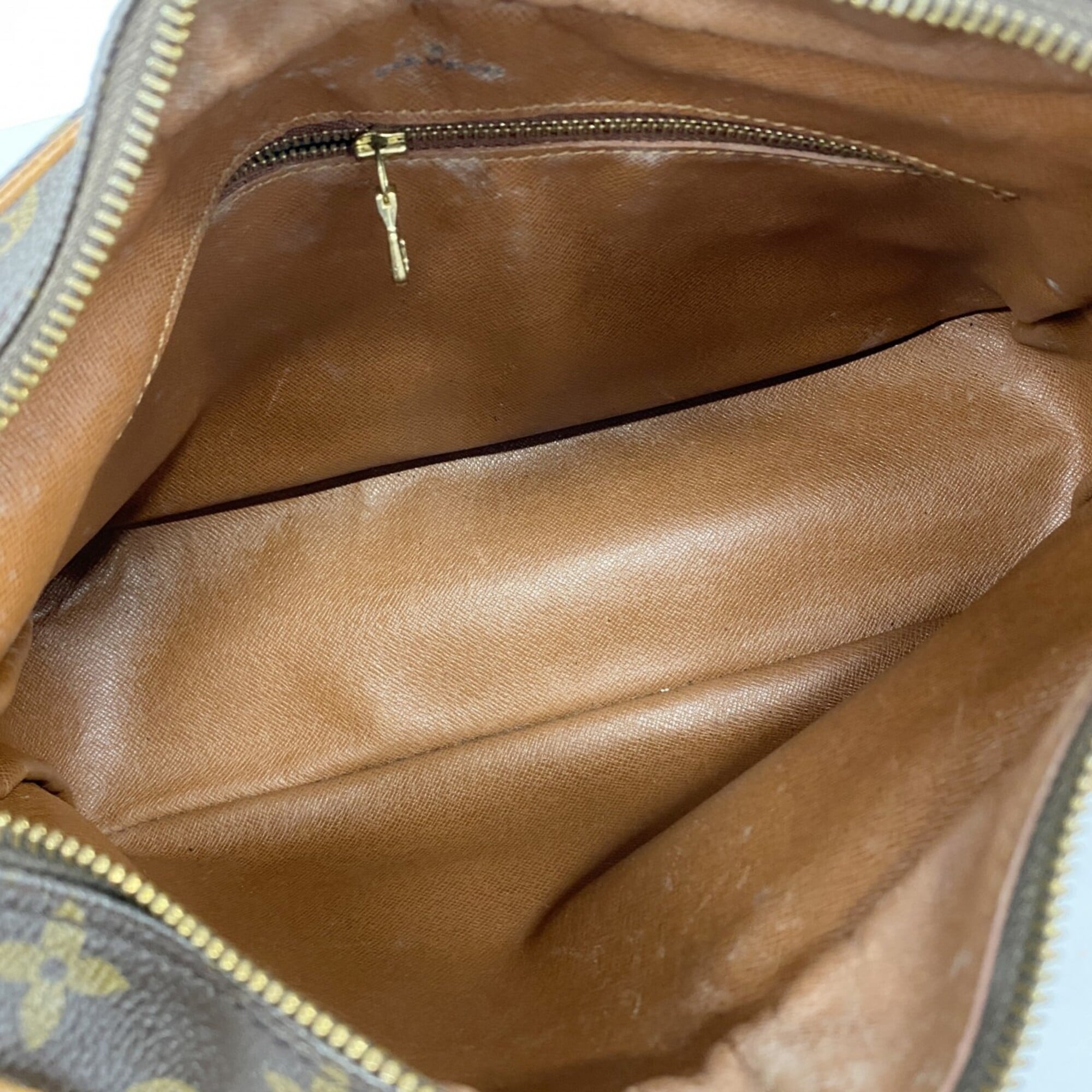 Louis Vuitton Brown Shoulder Bag (Pre-Owned)