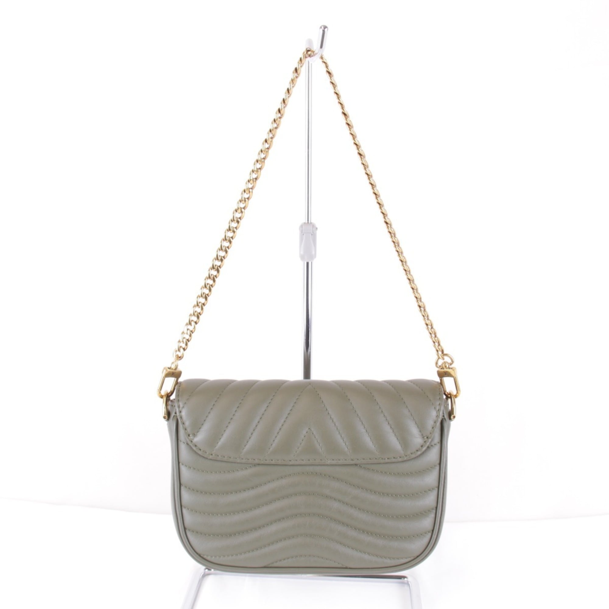 Louis Vuitton Khaki Leather Shoulder Bag (Pre-Owned)