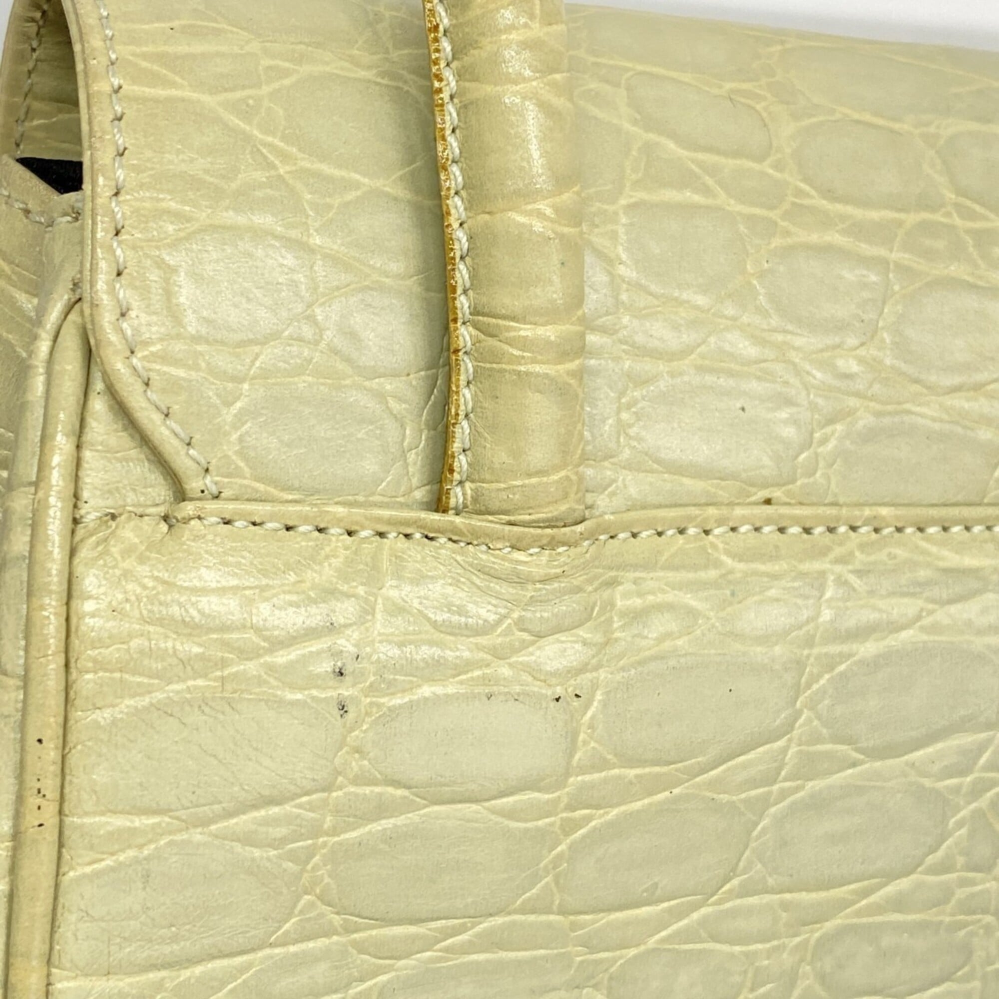 Salvatore Ferragamo Light Green Leather Handbag (Pre-Owned)