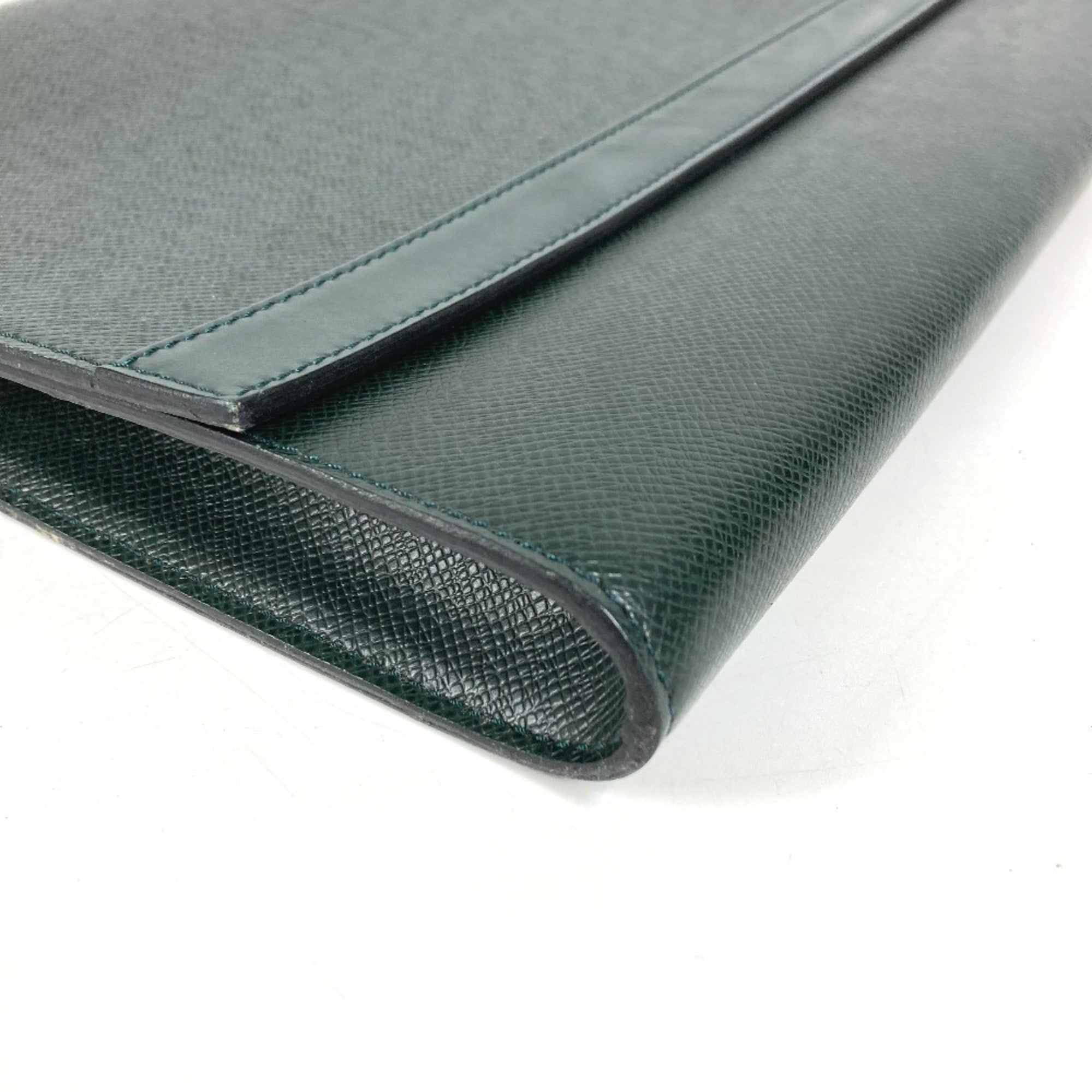 Louis Vuitton Episea Green Taiga Leather Leather Clutch Bag Handbag Pouch (Pre-Owned)
