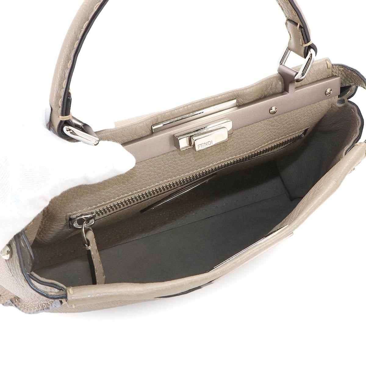 Fendi Beige Leather Handbag (Pre-Owned)
