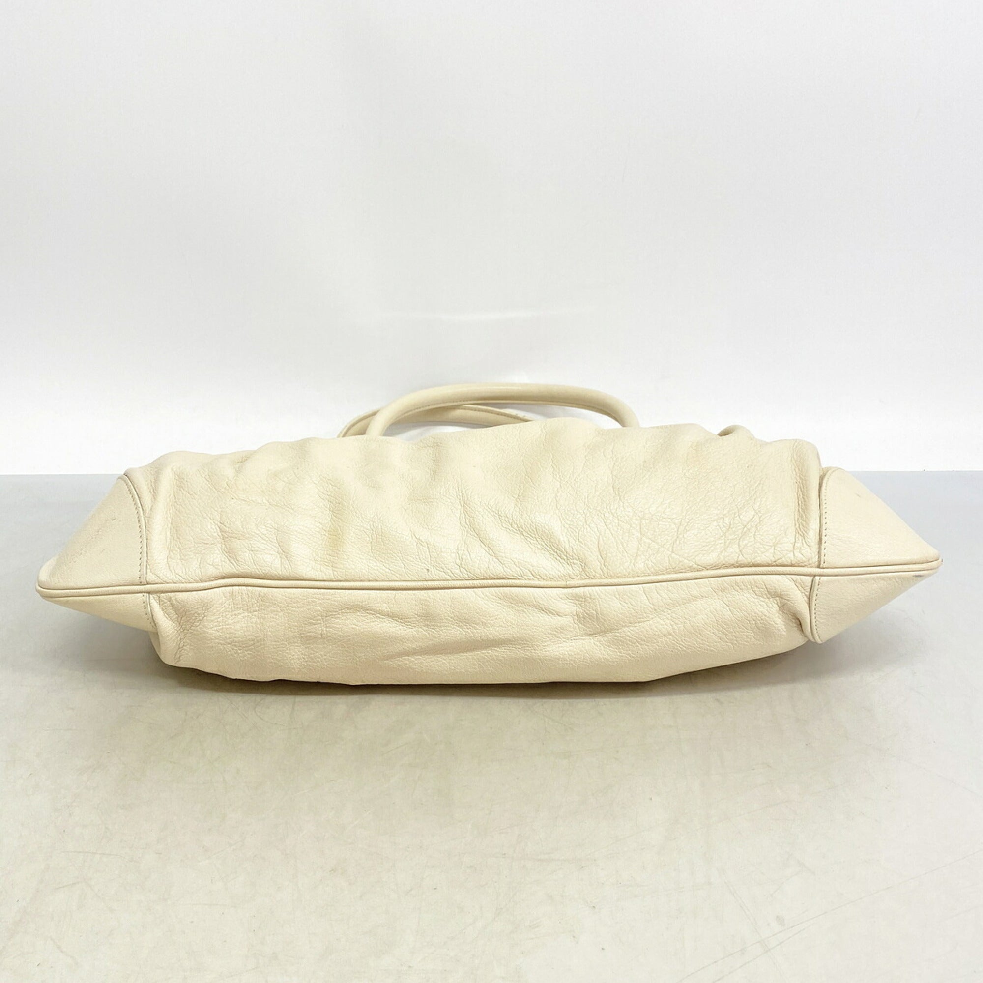 Salvatore Ferragamo White Leather Handbag (Pre-Owned)