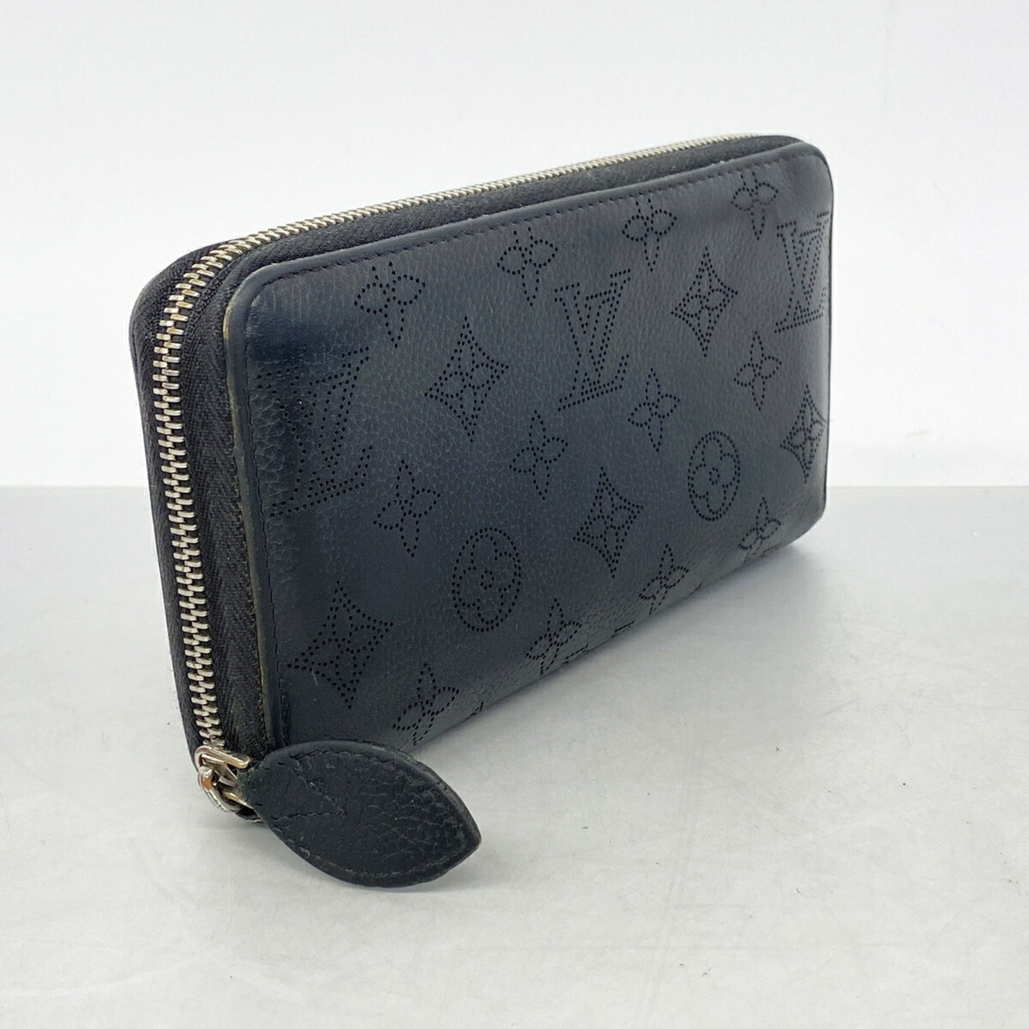 Louis Vuitton Noir Long Wallet (Bi-Fold) (Pre-Owned)